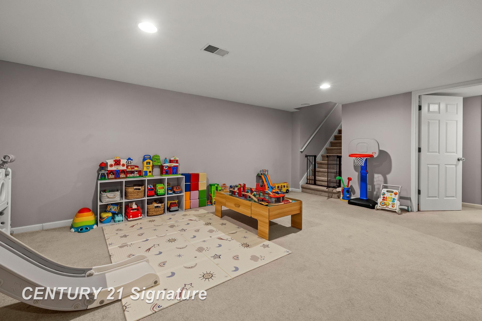 3911 Aspen Way, Midland, MI, 48642