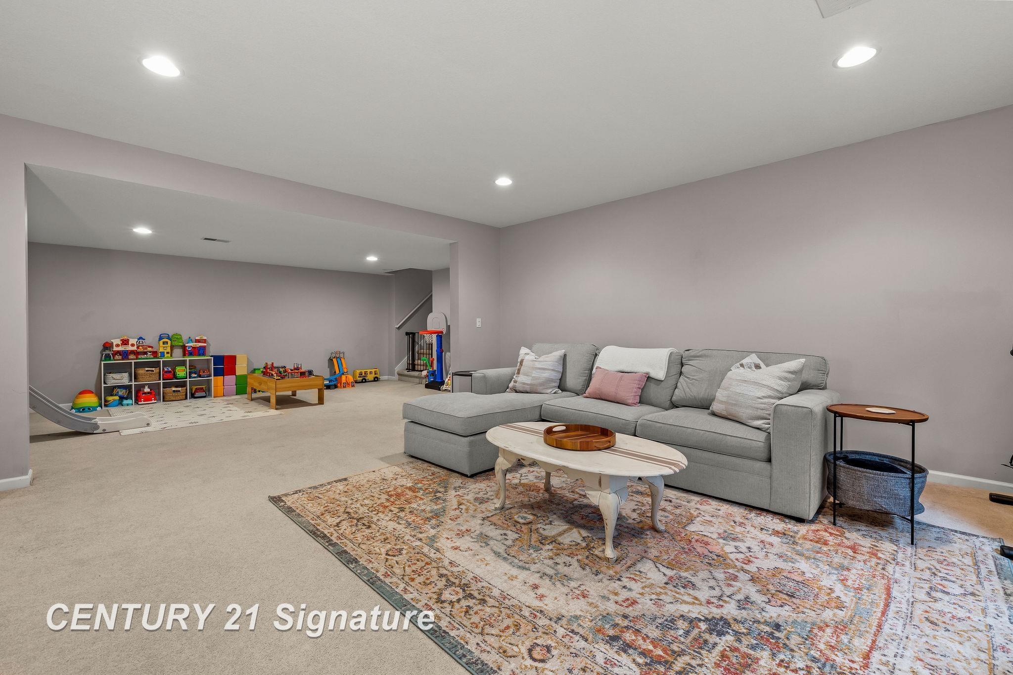 3911 Aspen Way, Midland, MI, 48642