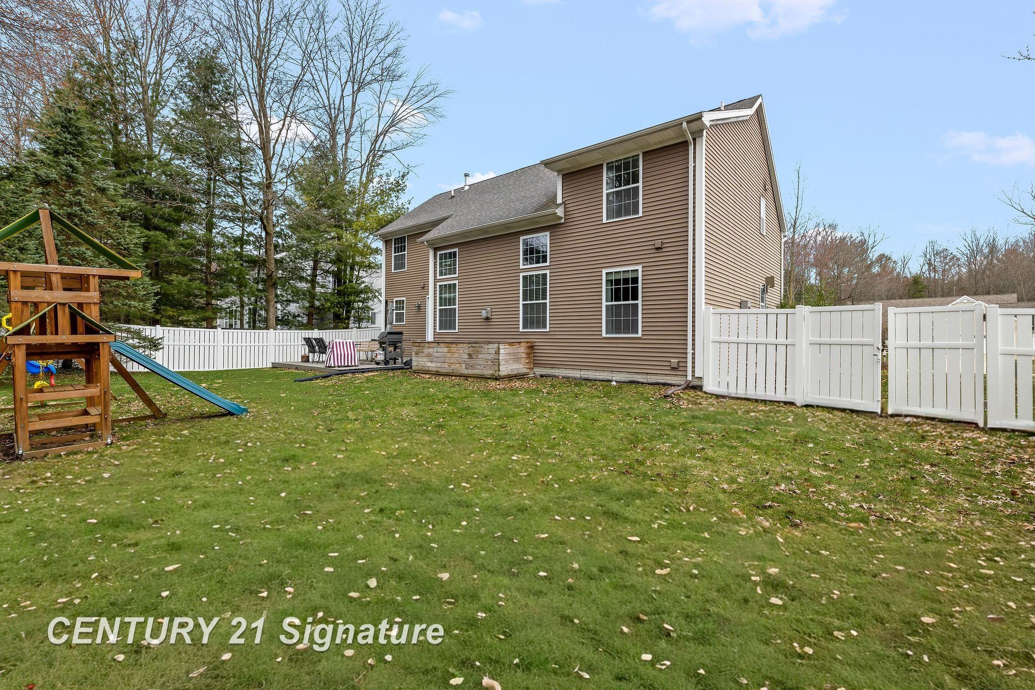 3911 Aspen Way, Midland, MI, 48642