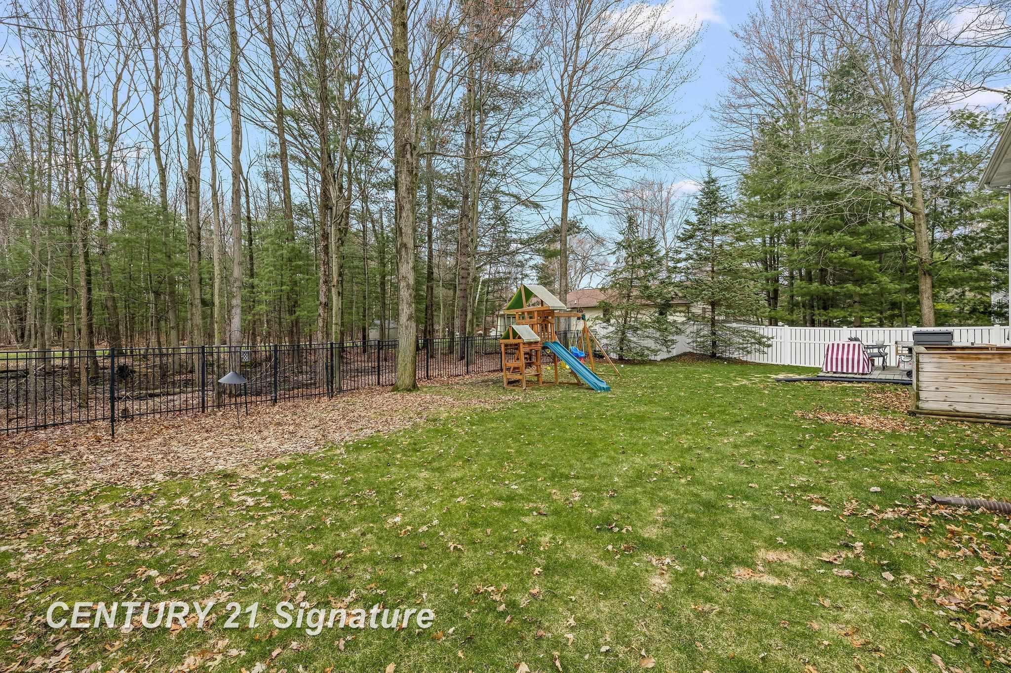 3911 Aspen Way, Midland, MI, 48642