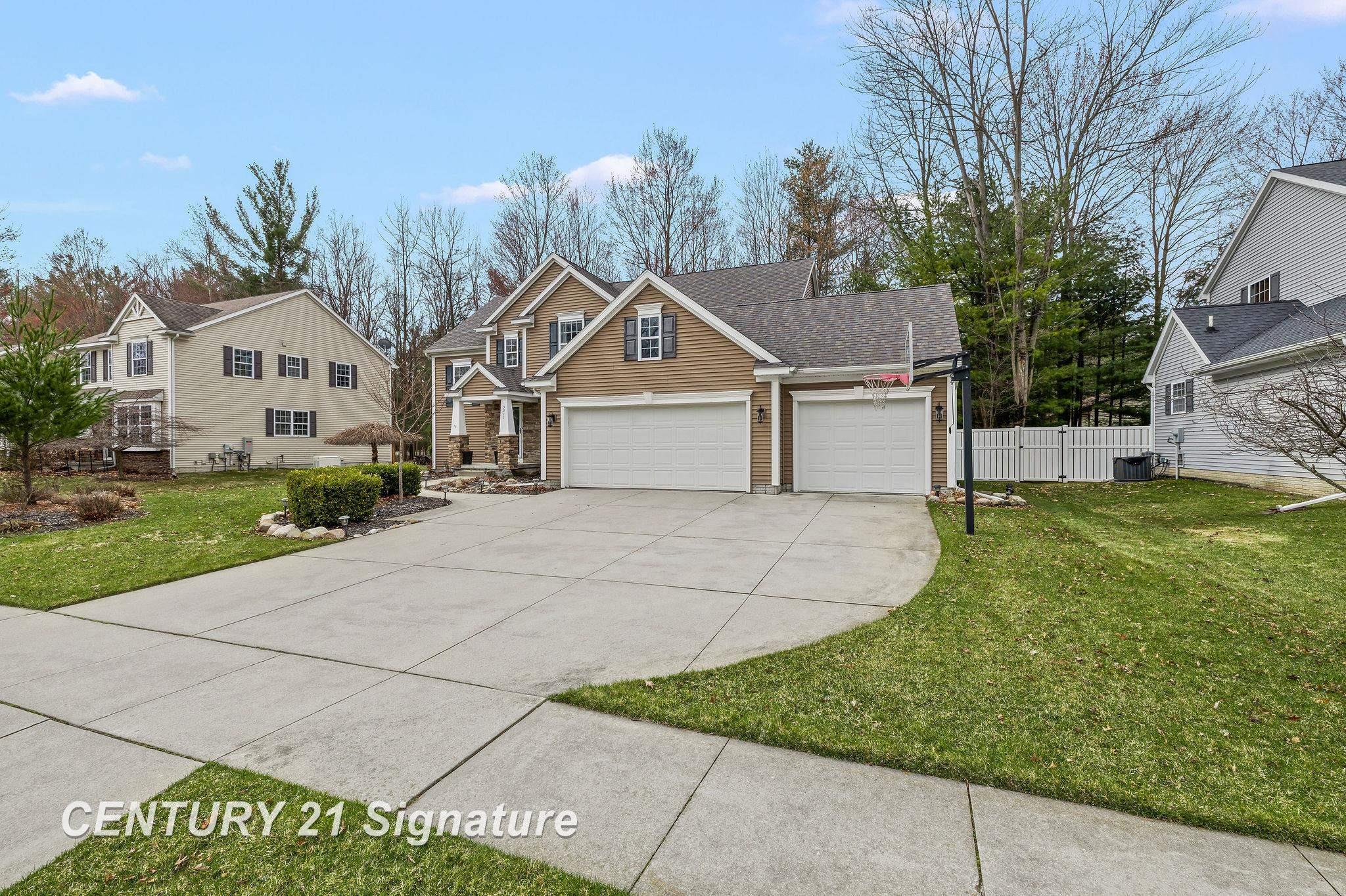 3911 Aspen Way, Midland, MI, 48642