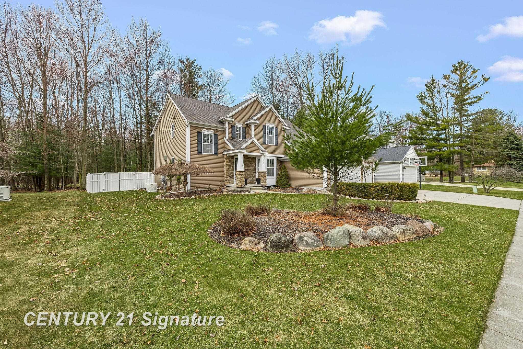 3911 Aspen Way, Midland, MI, 48642