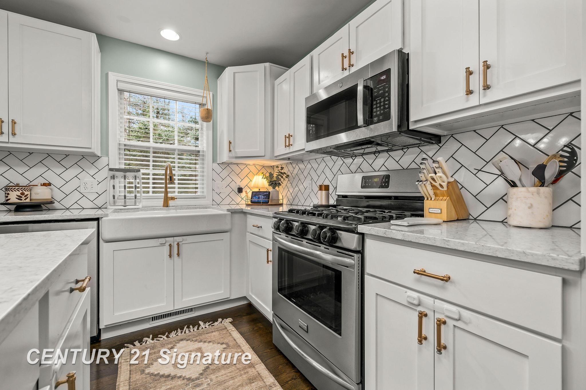 3911 Aspen Way, Midland, MI, 48642