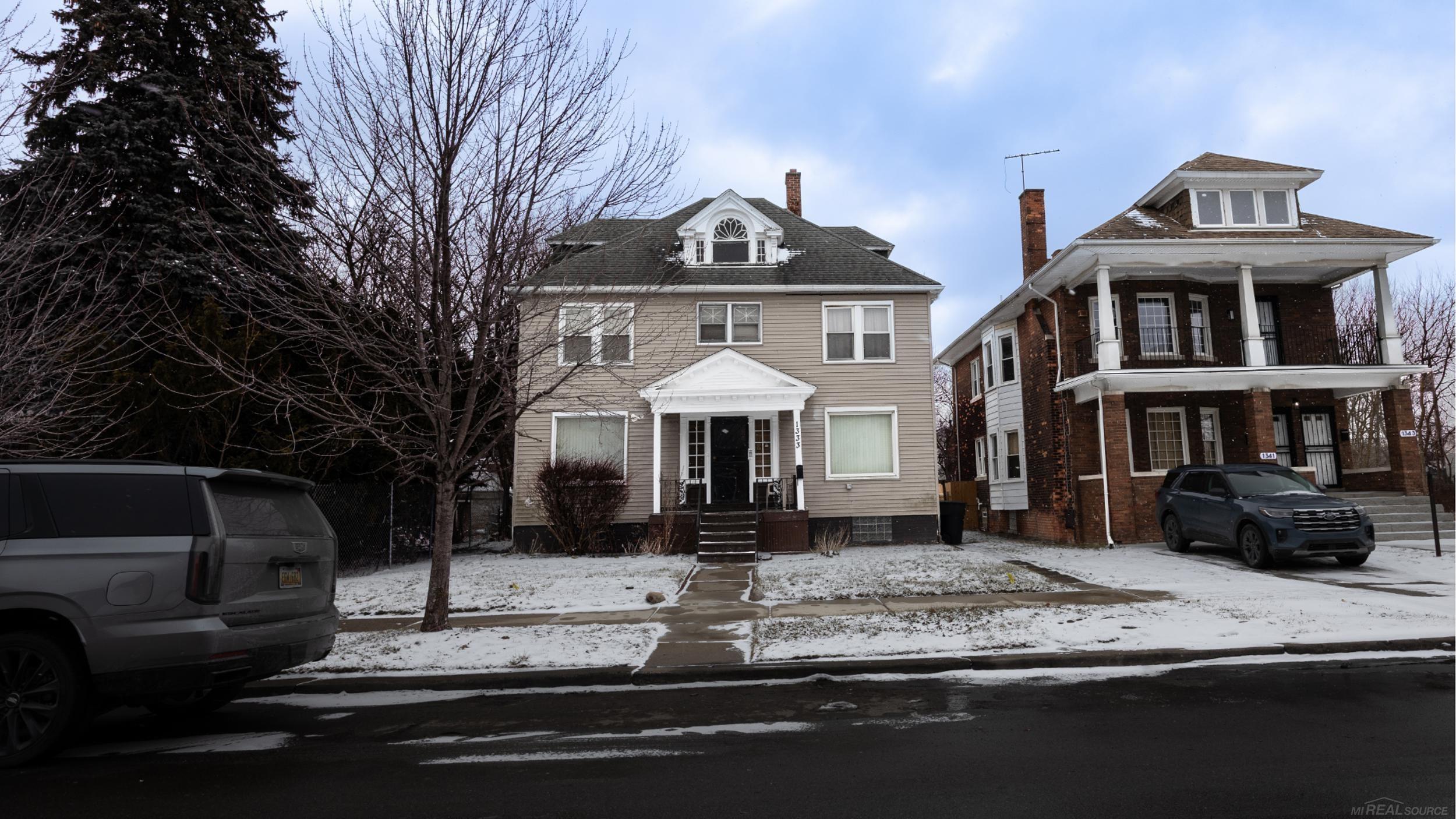 Harper Woods, MI, 48225 1630