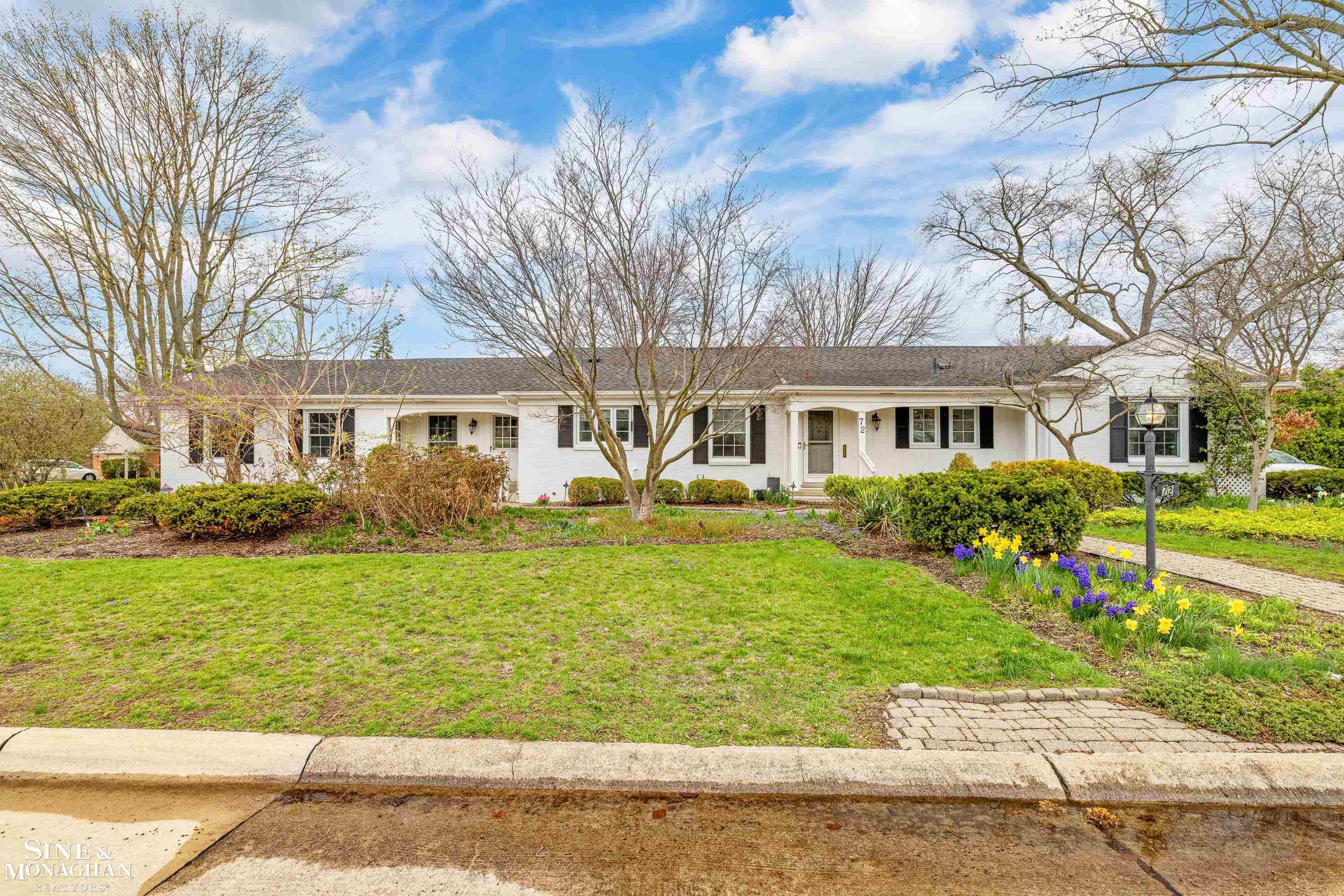 72 S Duval Road, Grosse Pointe Shores, MI, 48236