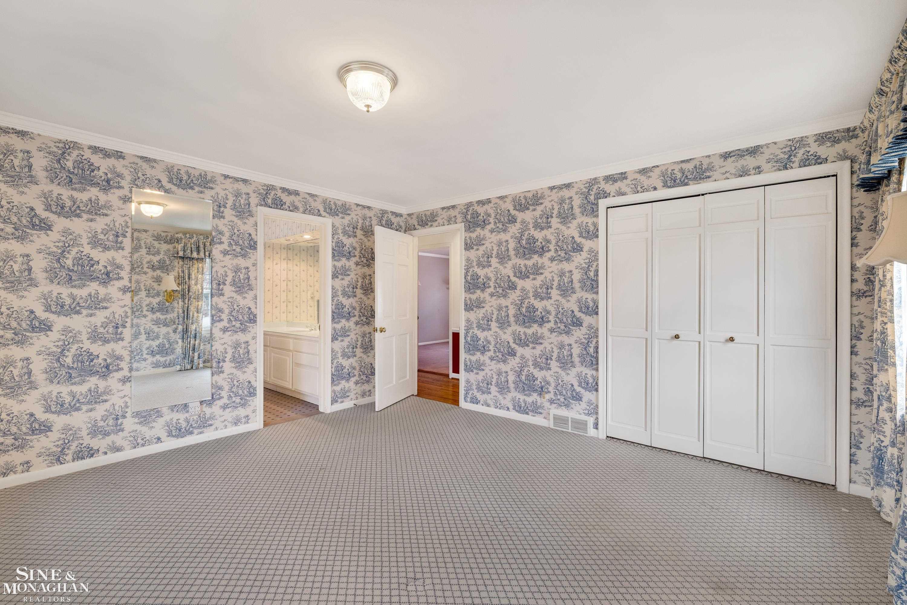 72 S Duval Road, Grosse Pointe Shores, MI, 48236