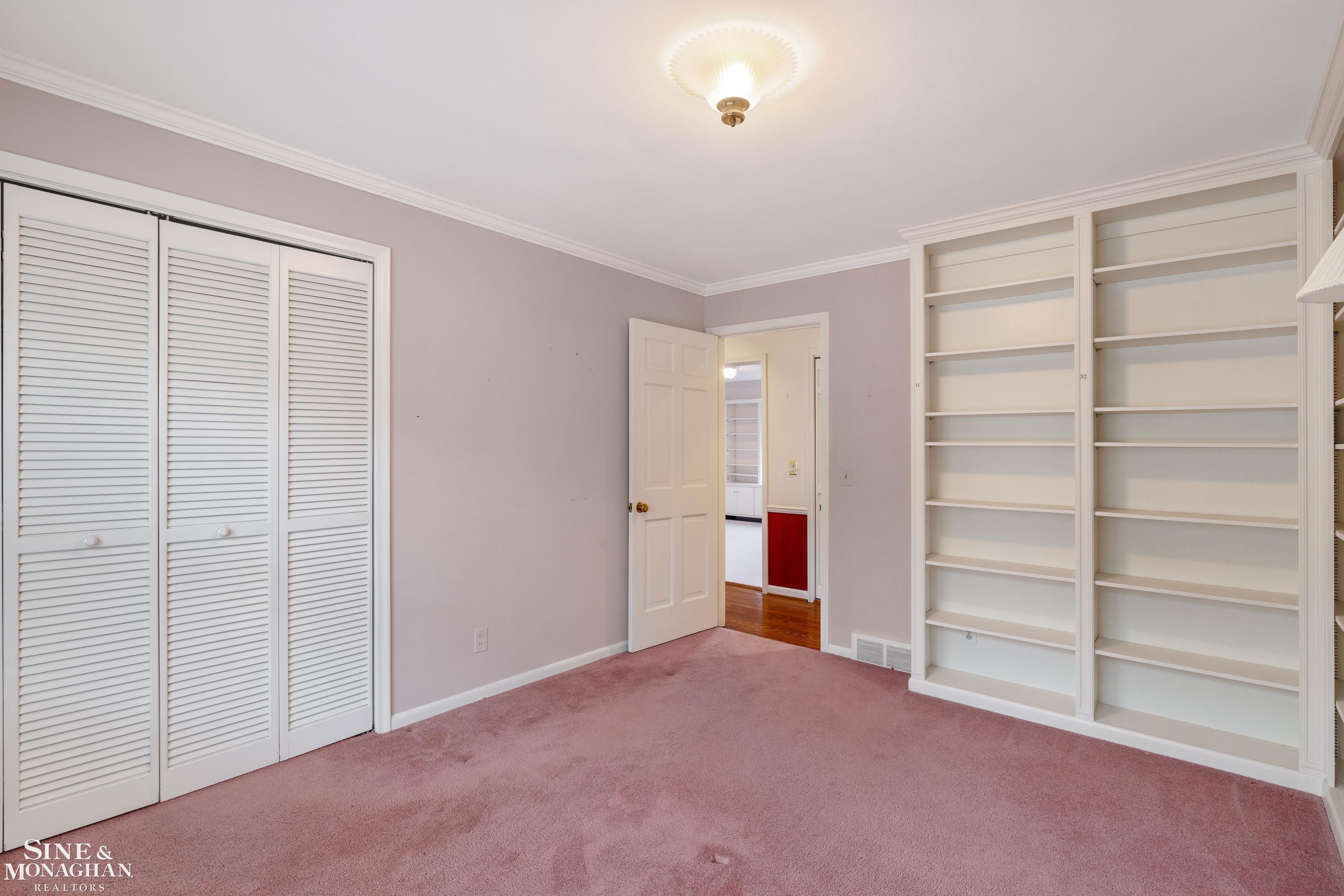 72 S Duval Road, Grosse Pointe Shores, MI, 48236