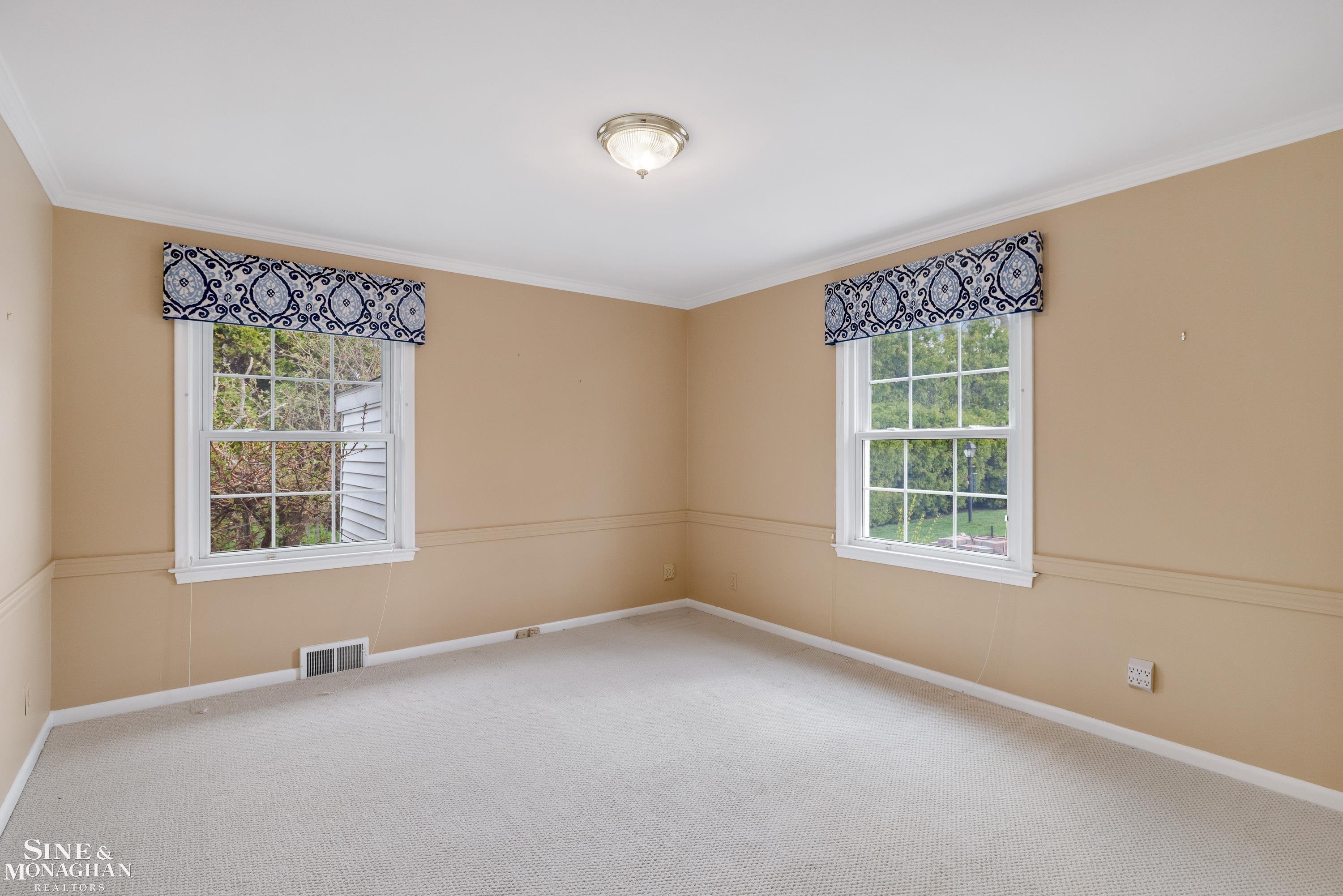 72 S Duval Road, Grosse Pointe Shores, MI, 48236