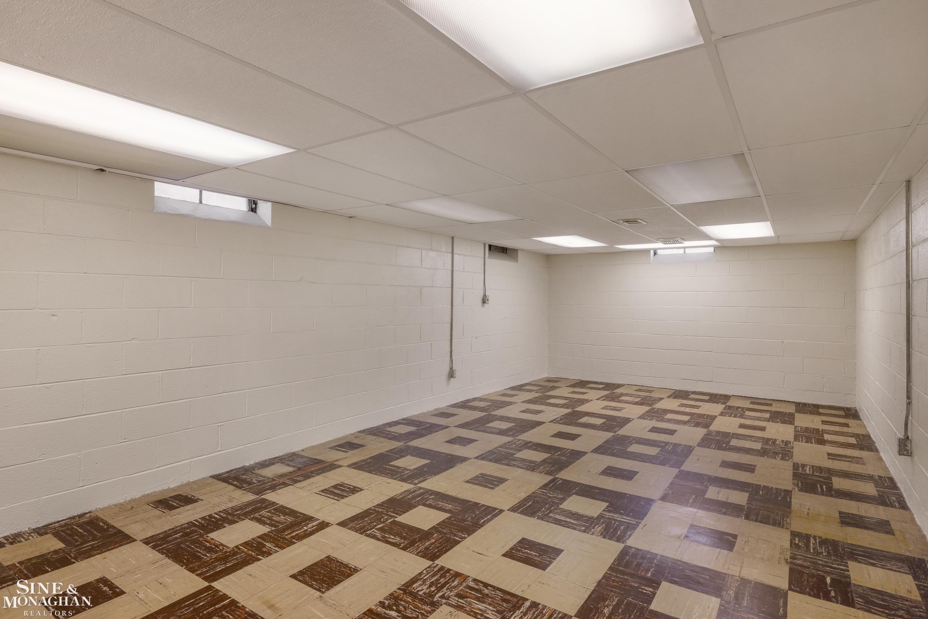 72 S Duval Road, Grosse Pointe Shores, MI, 48236