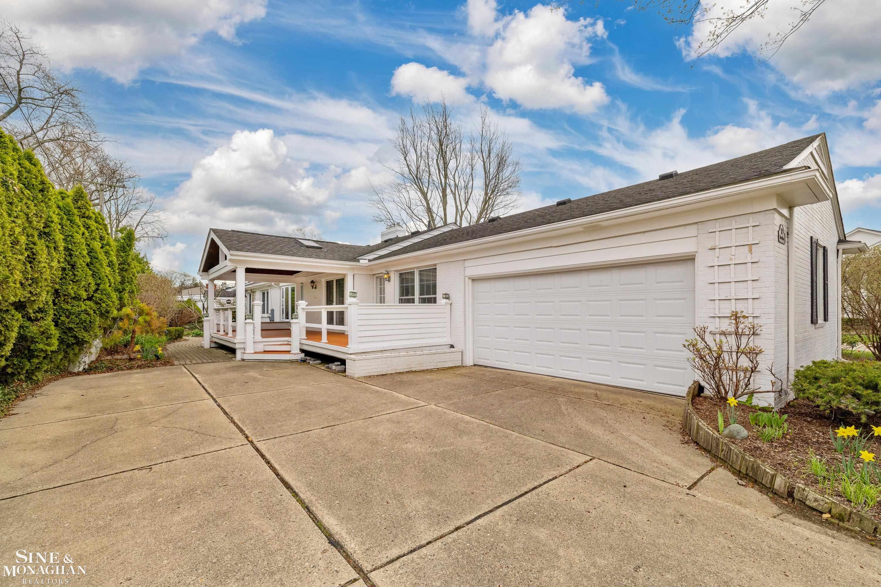 72 S Duval Road, Grosse Pointe Shores, MI, 48236