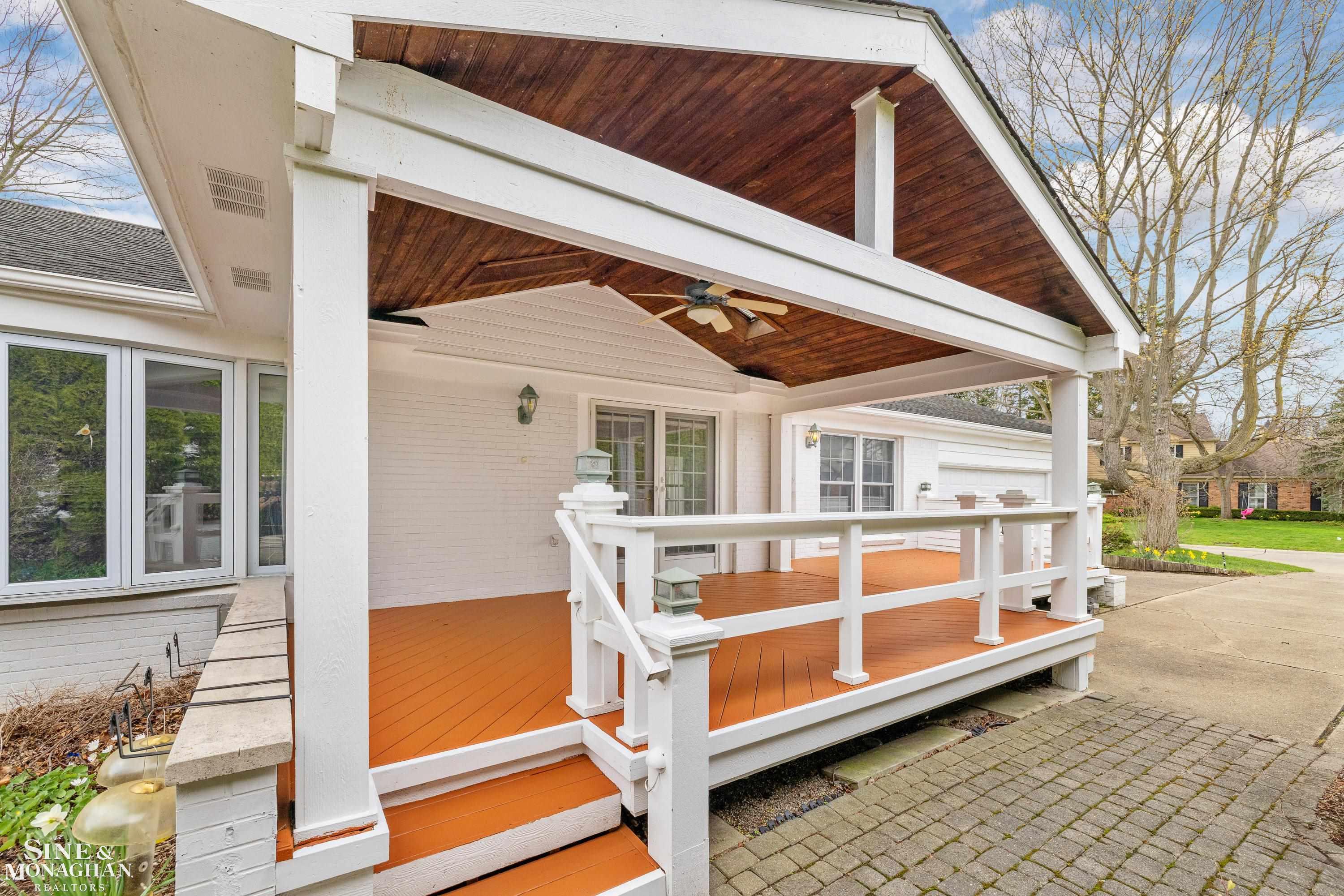 72 S Duval Road, Grosse Pointe Shores, MI, 48236