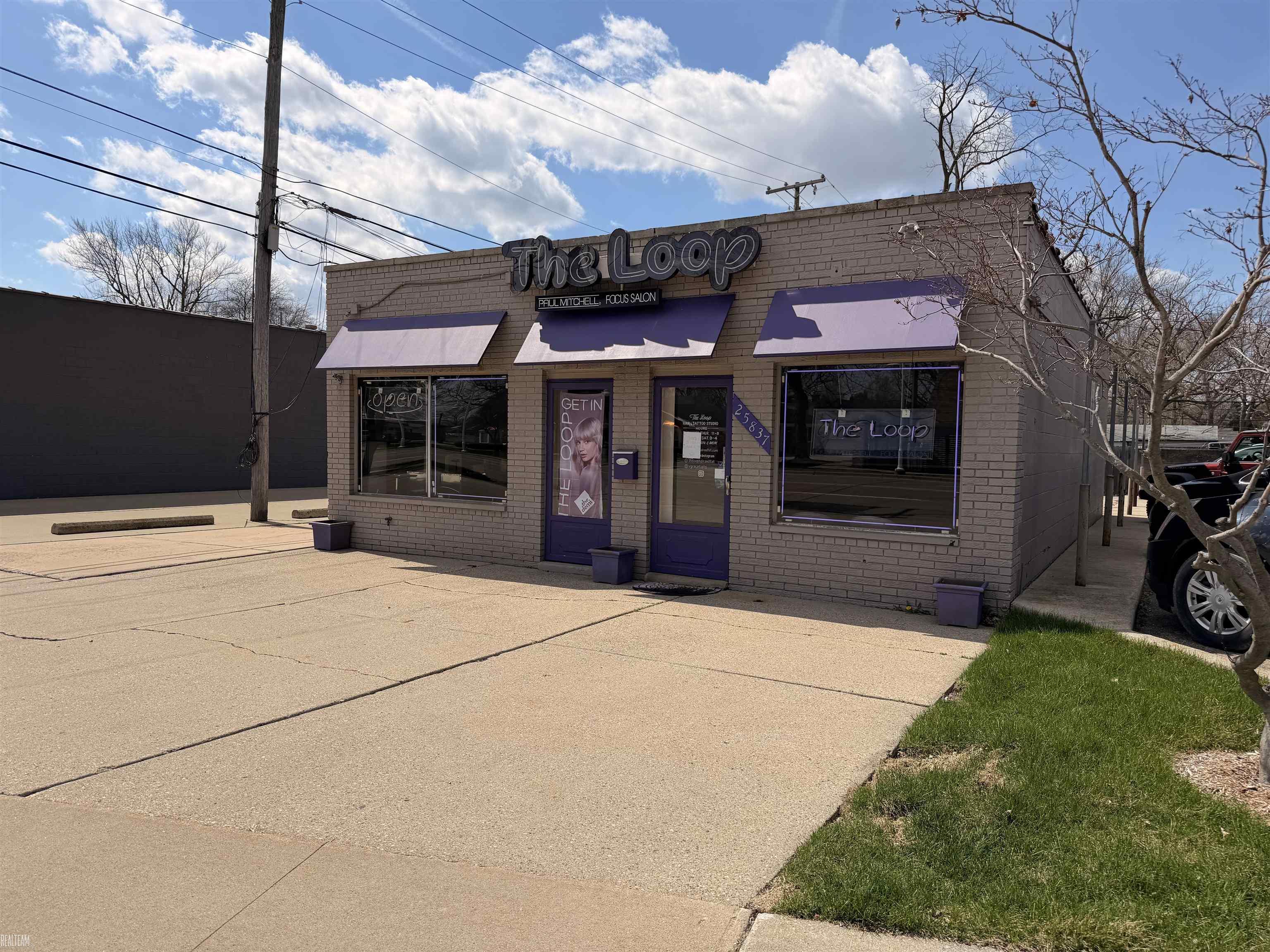 25835-25837 Jefferson Avenue, Saint Clair Shores, MI, 48081