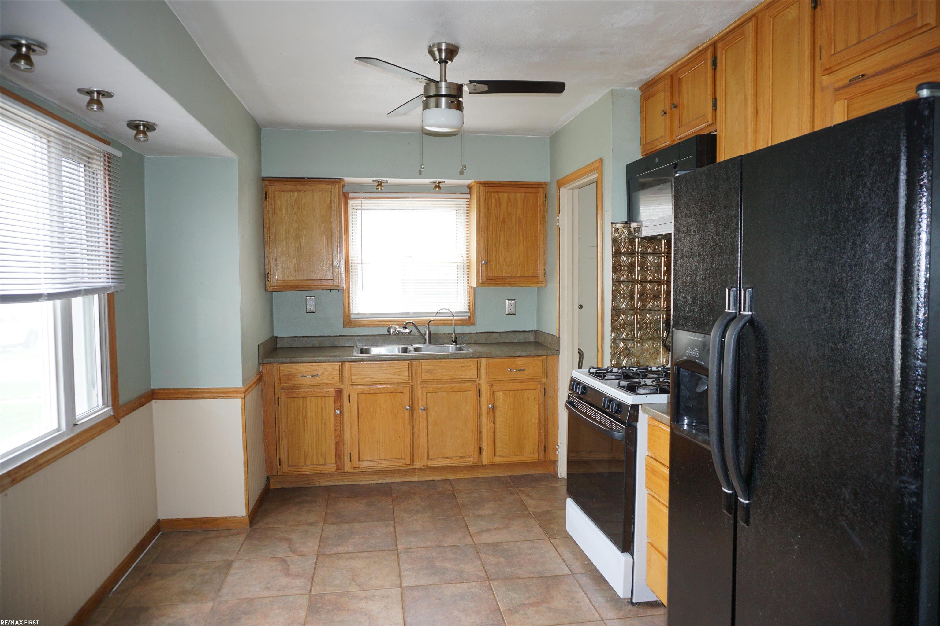 25287 Leach Street, Roseville, MI, 48066