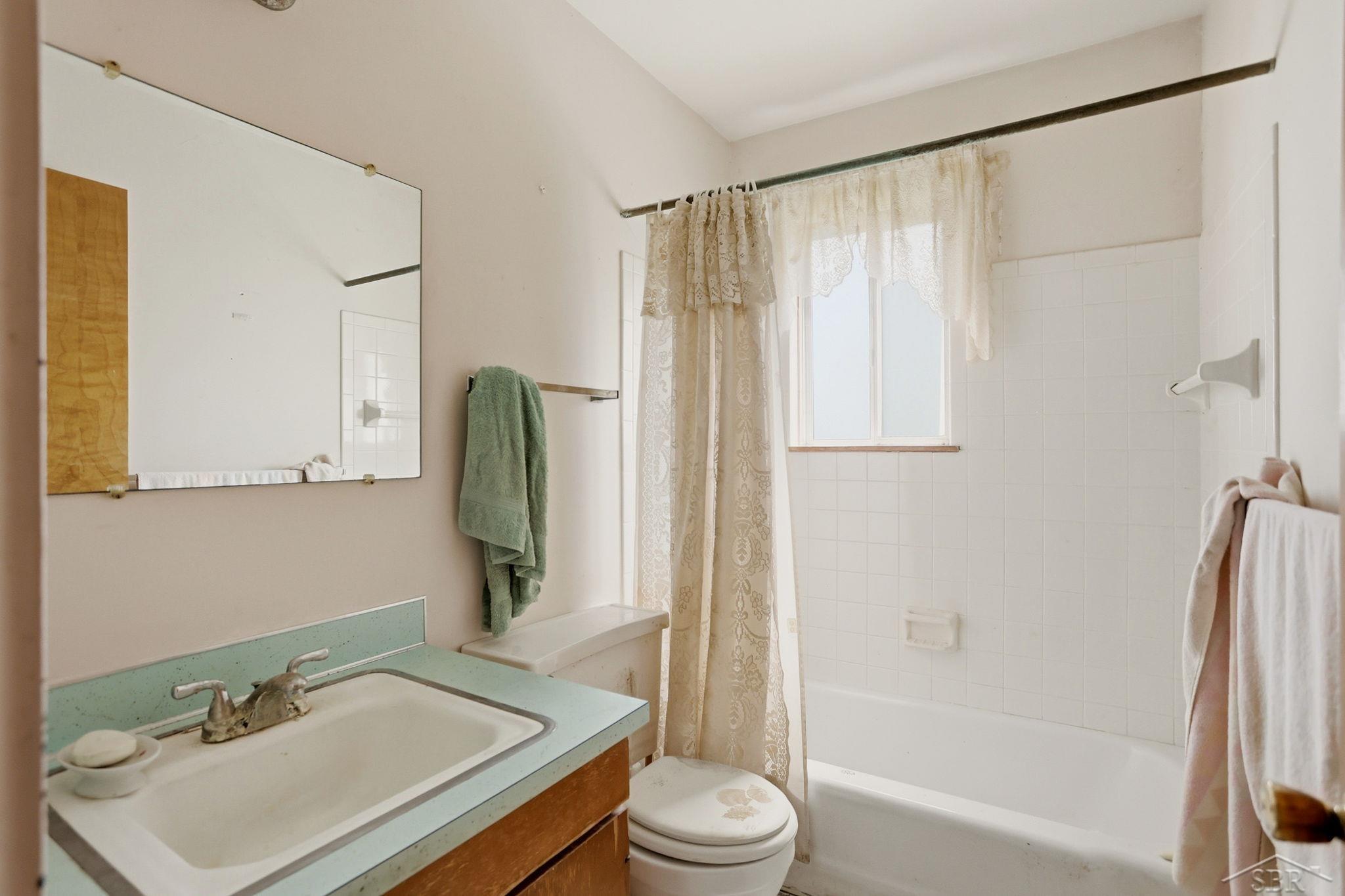 714 E North Street, Saint Charles, MI, 48655