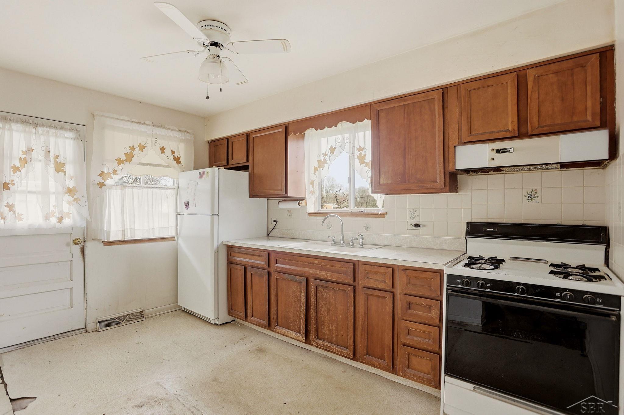 714 E North Street, Saint Charles, MI, 48655