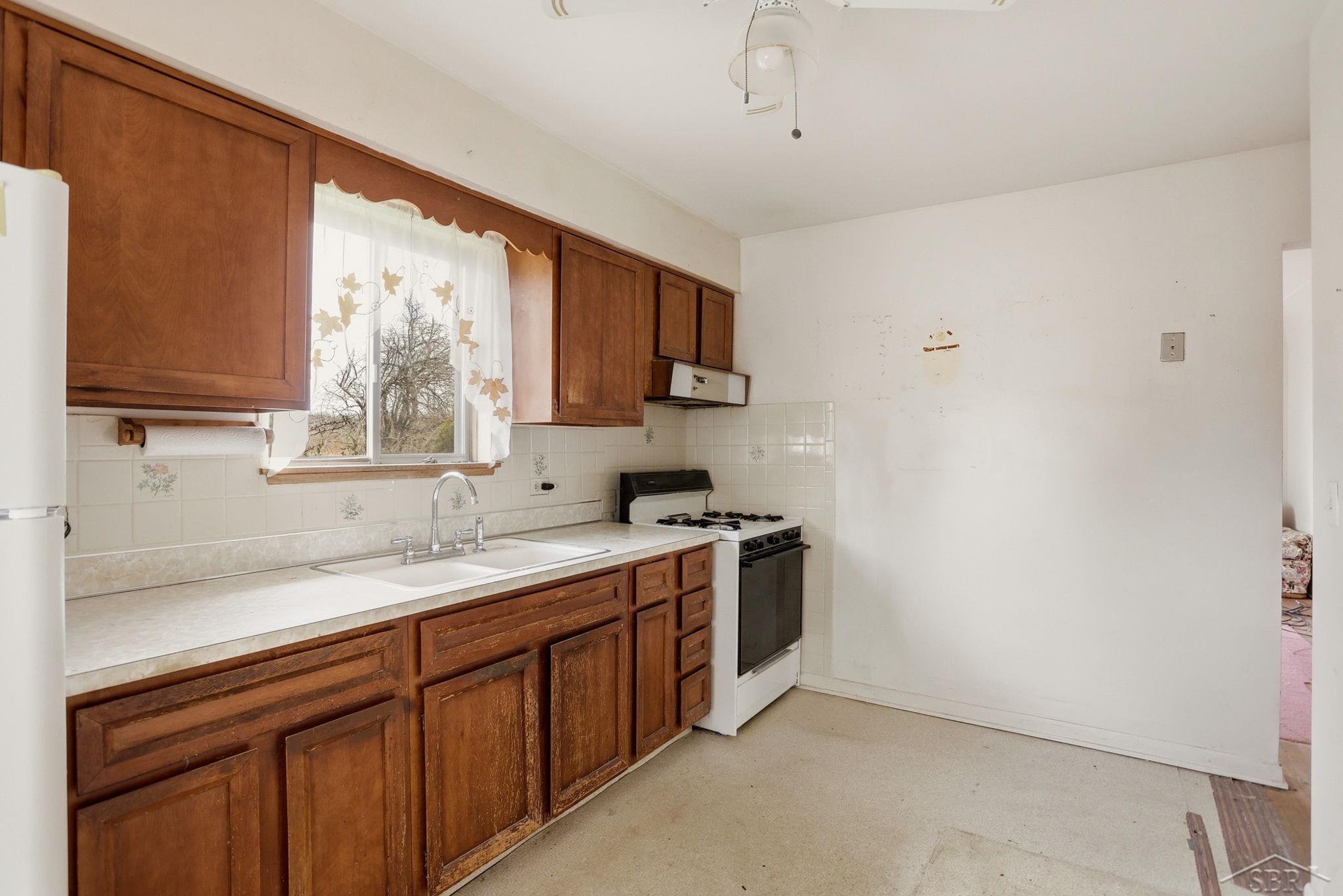 714 E North Street, Saint Charles, MI, 48655