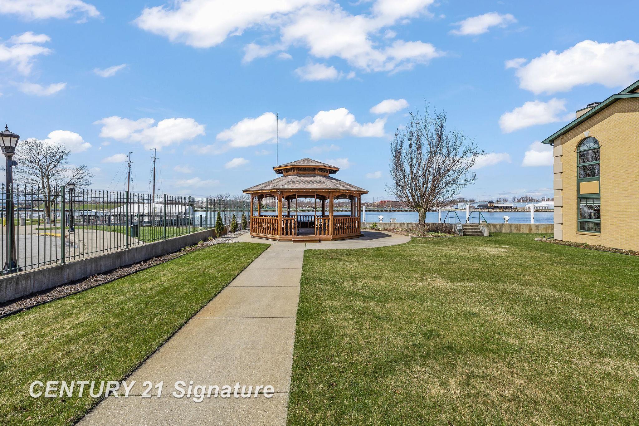 225 Jennison Place, Bay City, MI, 48708