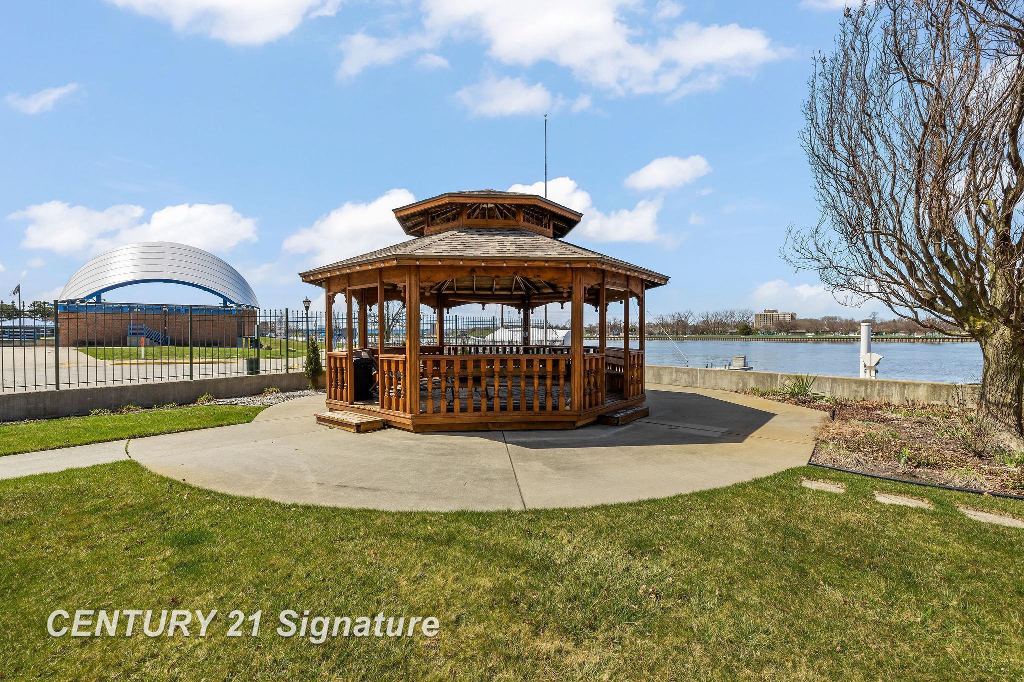 225 Jennison Place, Bay City, MI, 48708