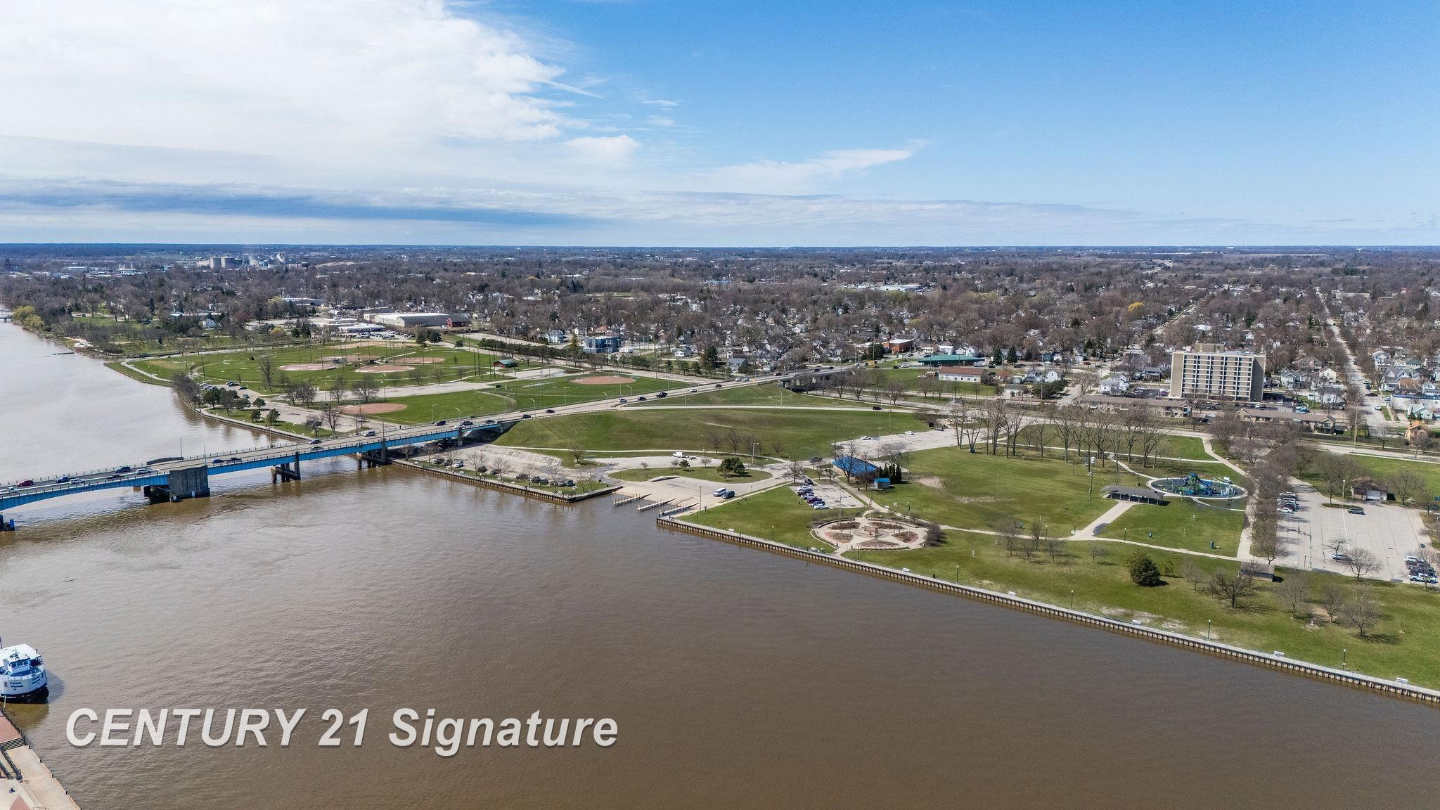 225 Jennison Place, Bay City, MI, 48708