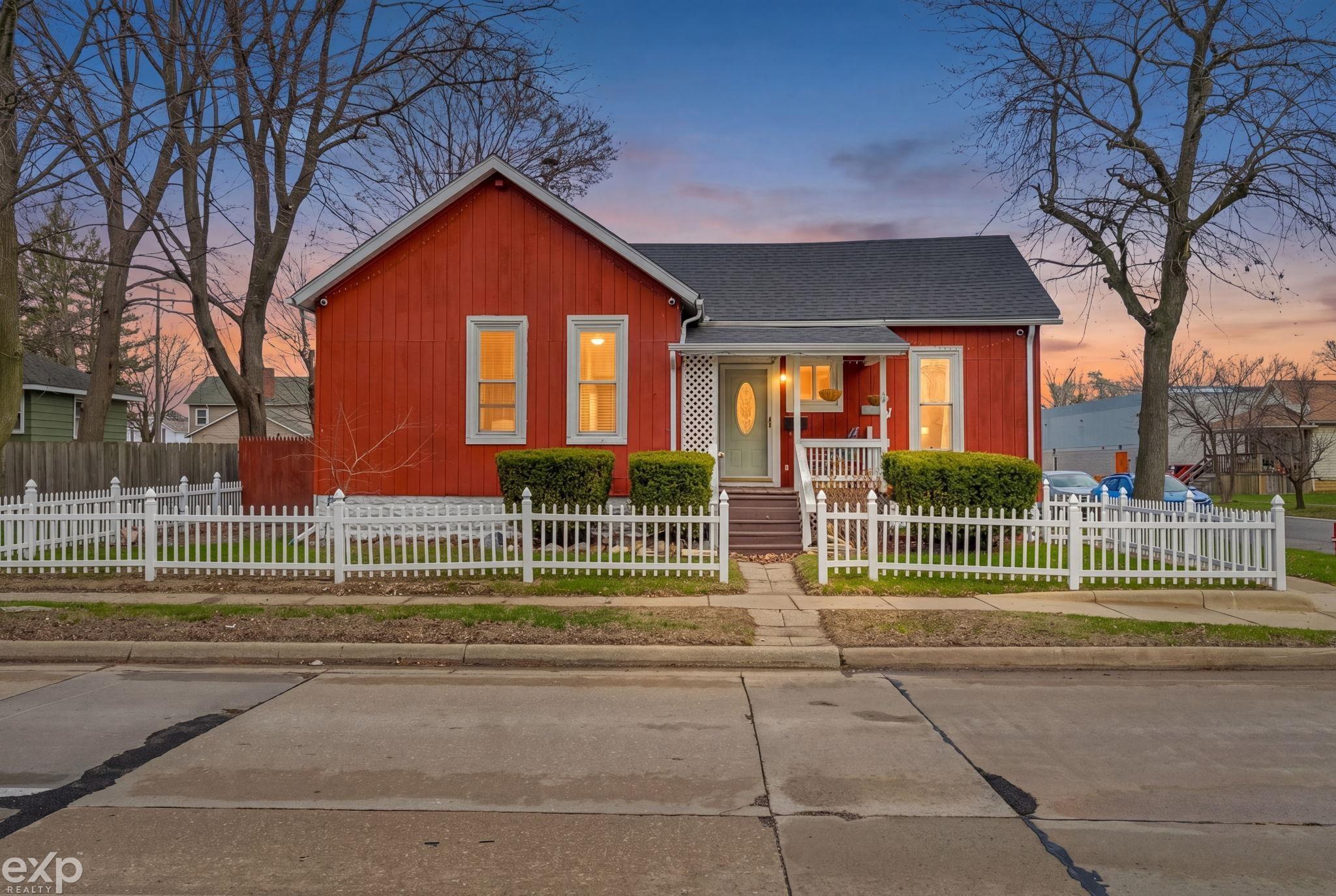 903 Oak Street, Port Huron, MI, 48060