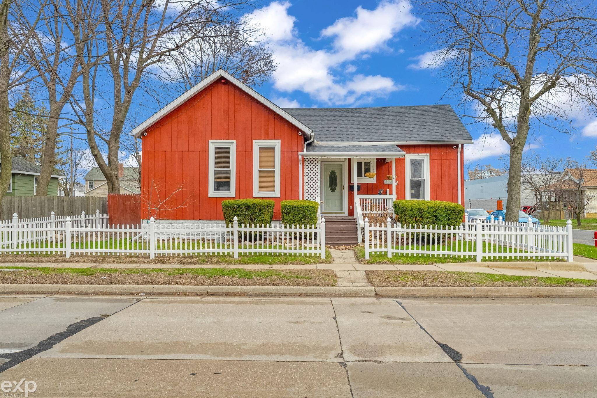 903 Oak Street, Port Huron, MI, 48060