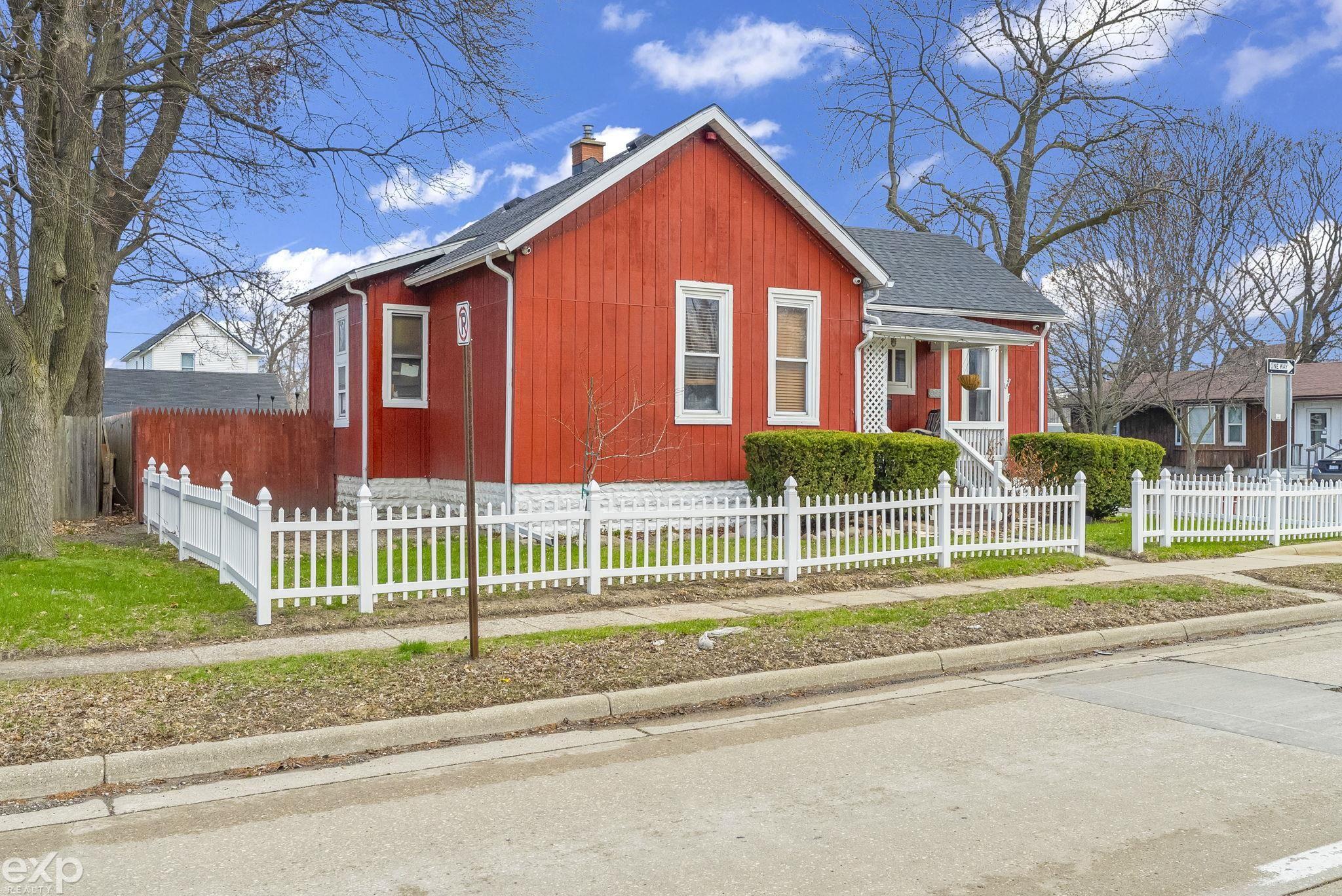 903 Oak Street, Port Huron, MI, 48060