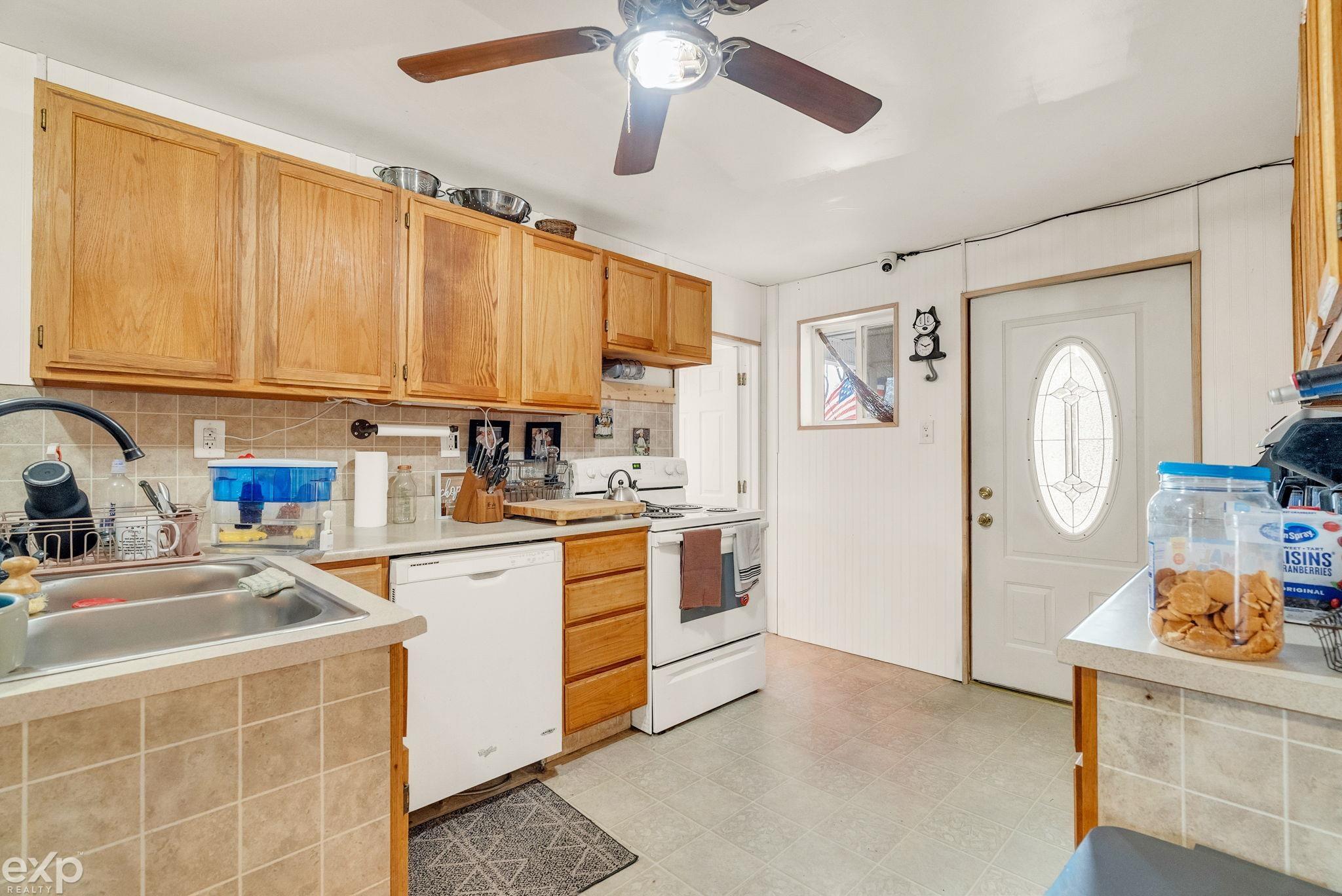 903 Oak Street, Port Huron, MI, 48060