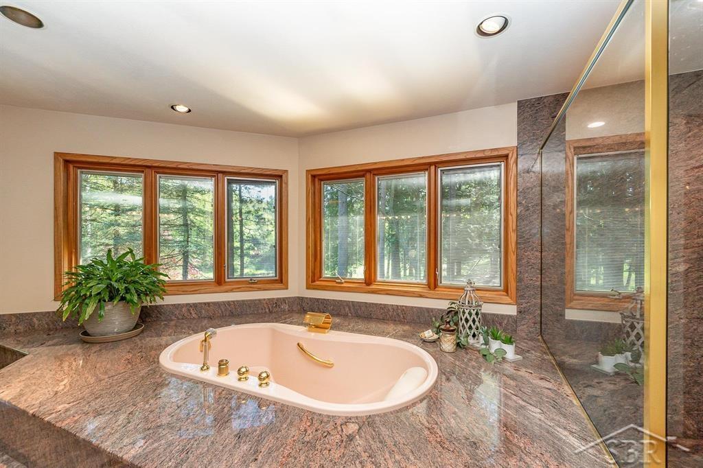 725 E Edenville Lake Road, Hope, MI, 48628