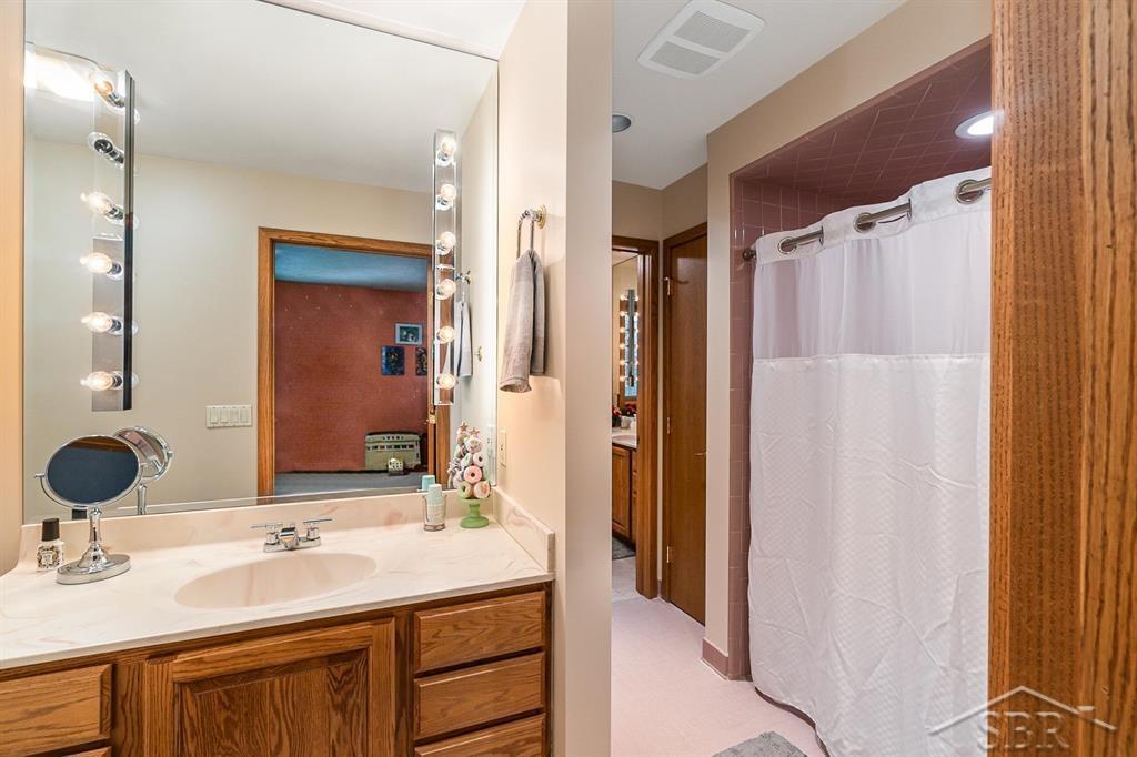 725 E Edenville Lake Road, Hope, MI, 48628