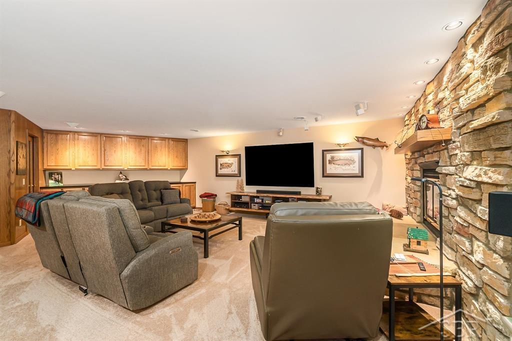 725 E Edenville Lake Road, Hope, MI, 48628