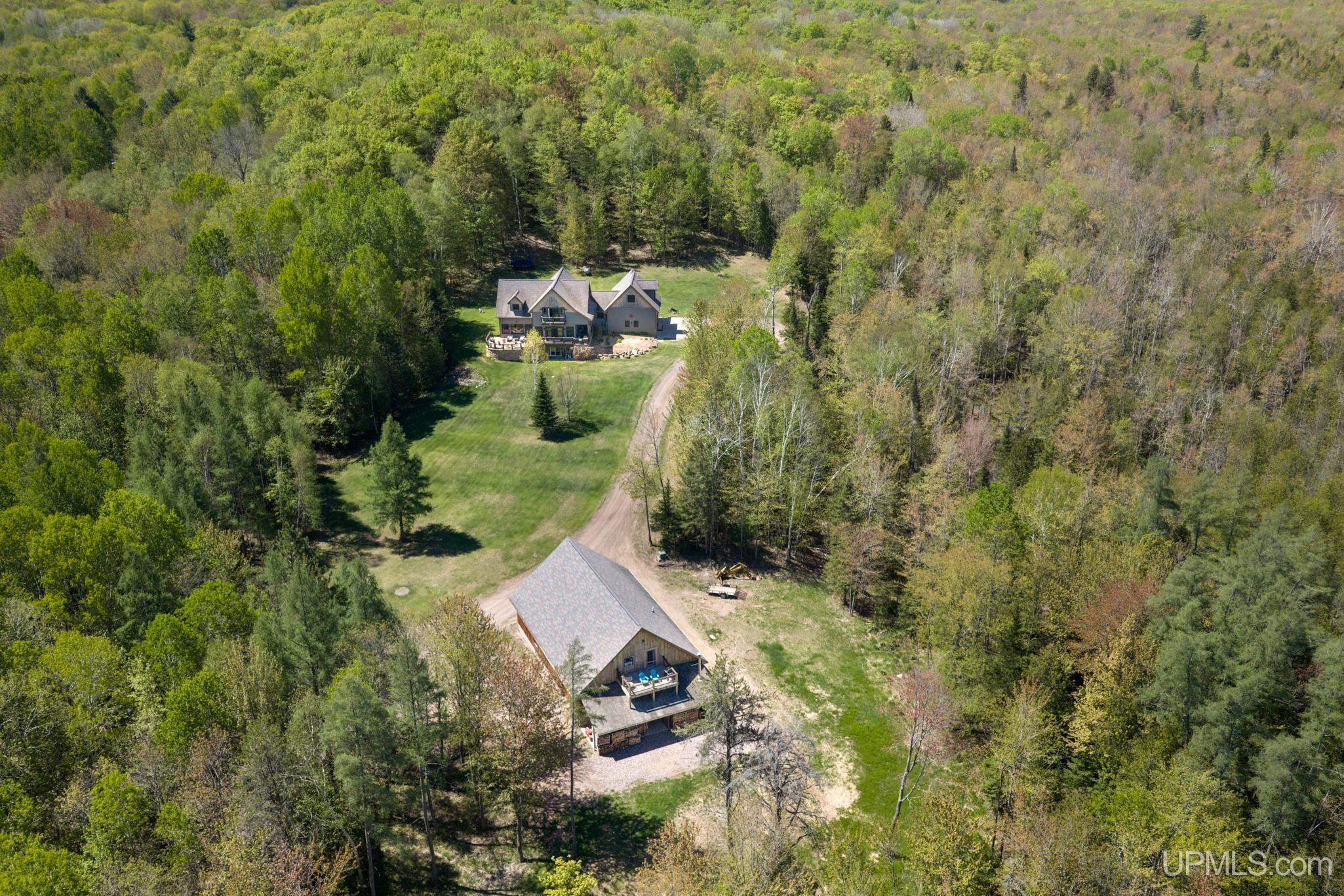 4th image of 330 Little Lake Rd, Marquette, MI 49855 | MLS# 50204543