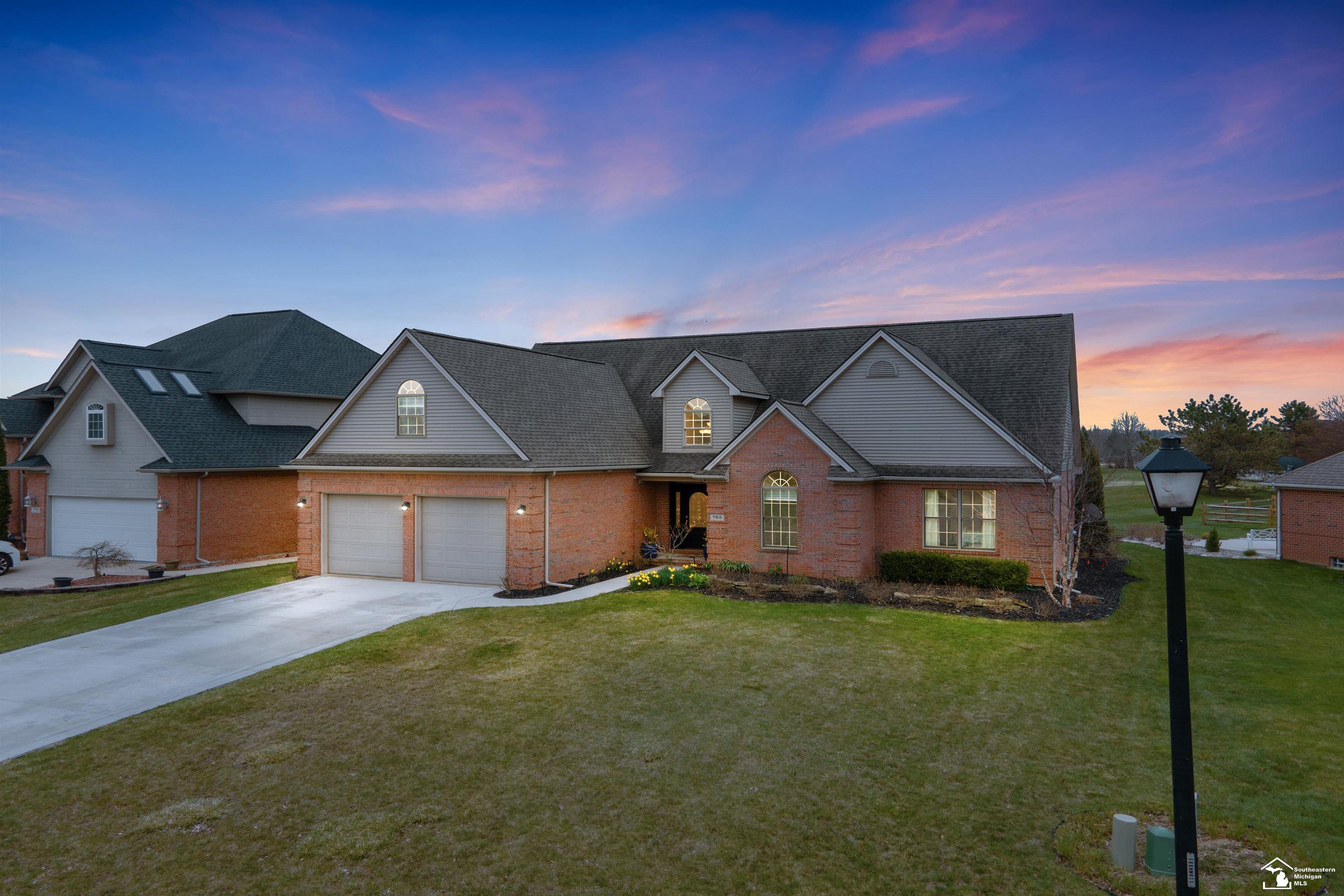 785 Saint James Park Avenue, Monroe, MI, 48161