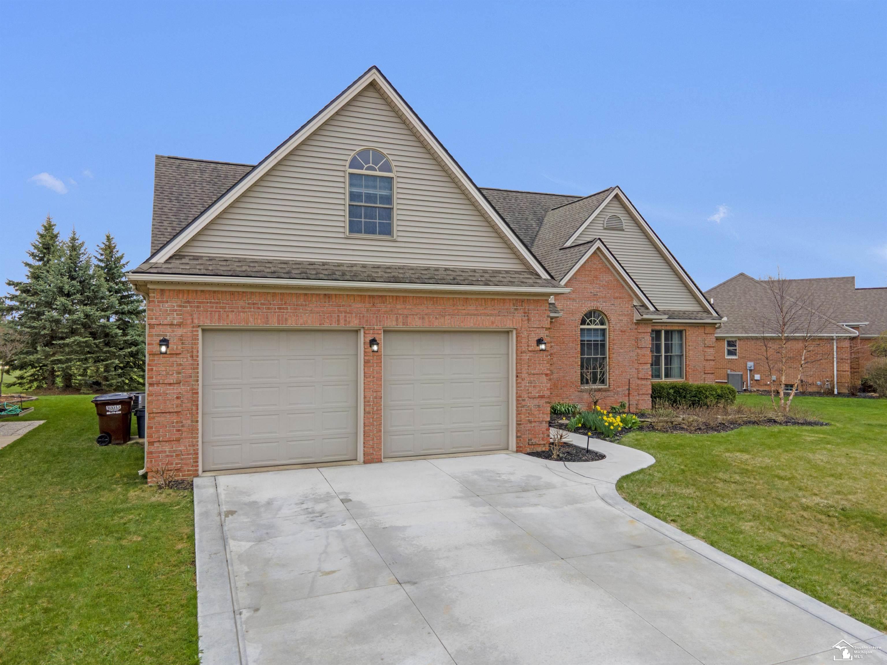 785 Saint James Park Avenue, Monroe, MI, 48161