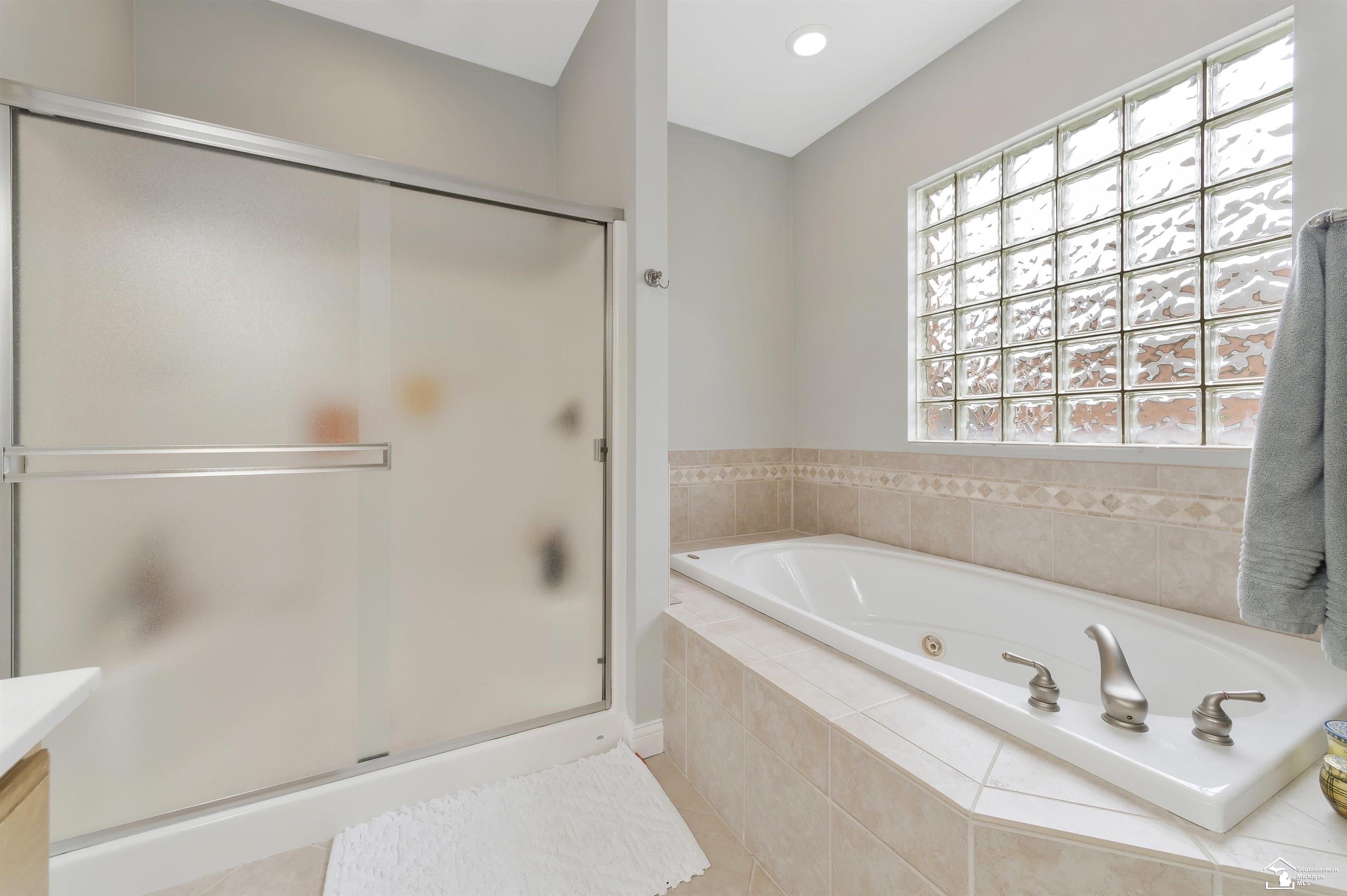 785 Saint James Park Avenue, Monroe, MI, 48161