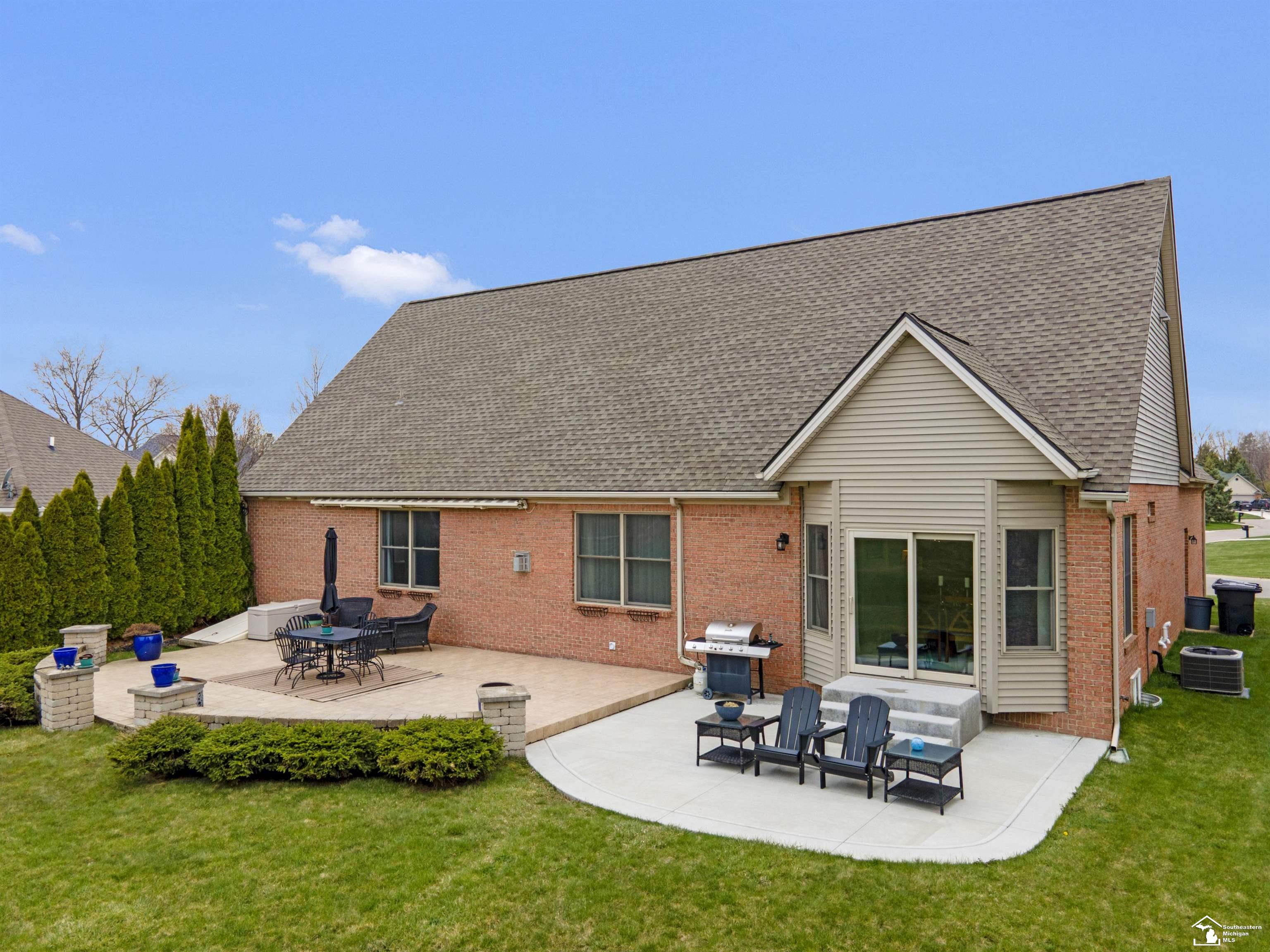 785 Saint James Park Avenue, Monroe, MI, 48161