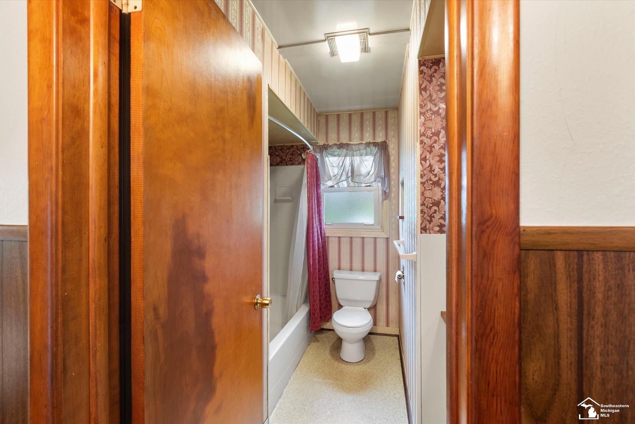 8898 Woodside Drive, Temperance, MI, 48182