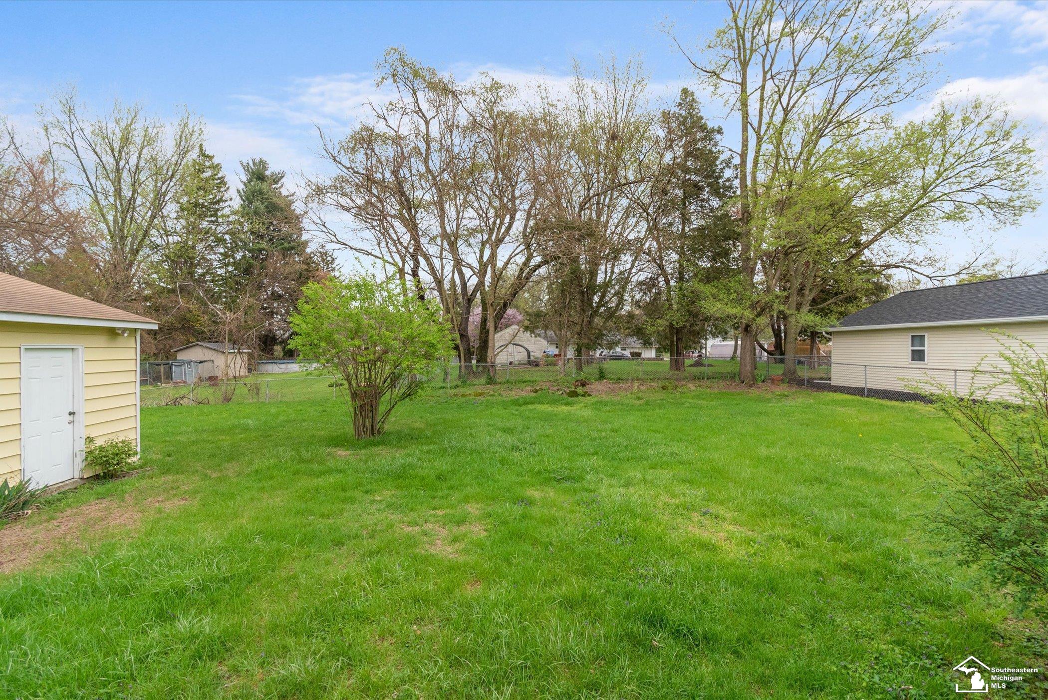 8898 Woodside Drive, Temperance, MI, 48182