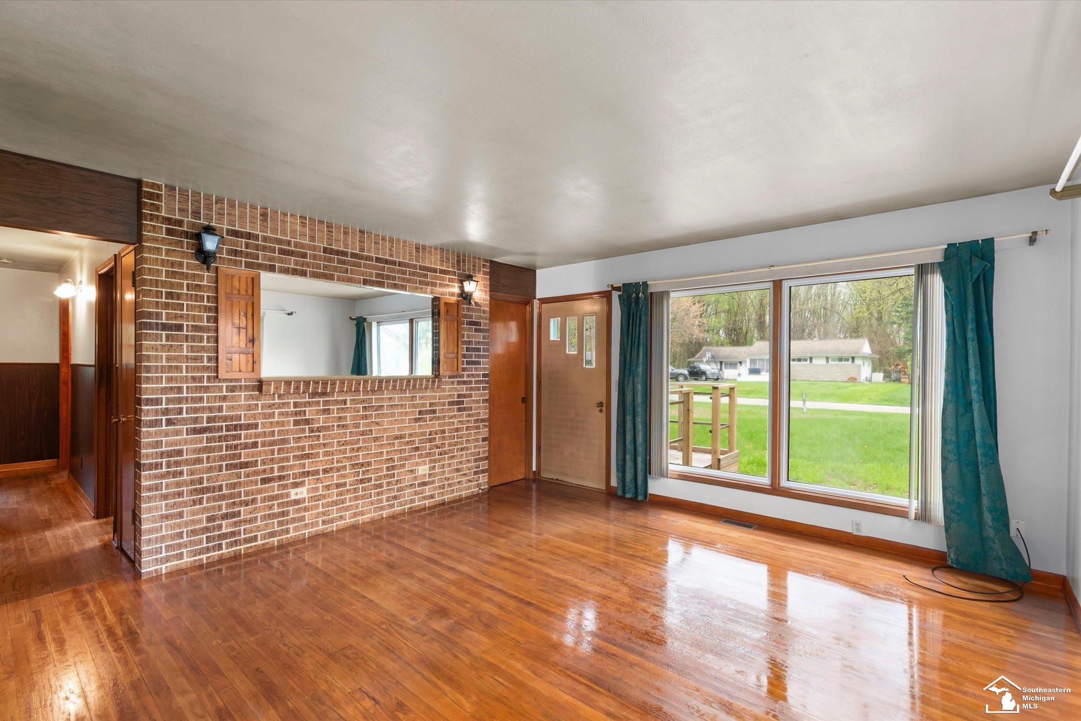 8898 Woodside Drive, Temperance, MI, 48182