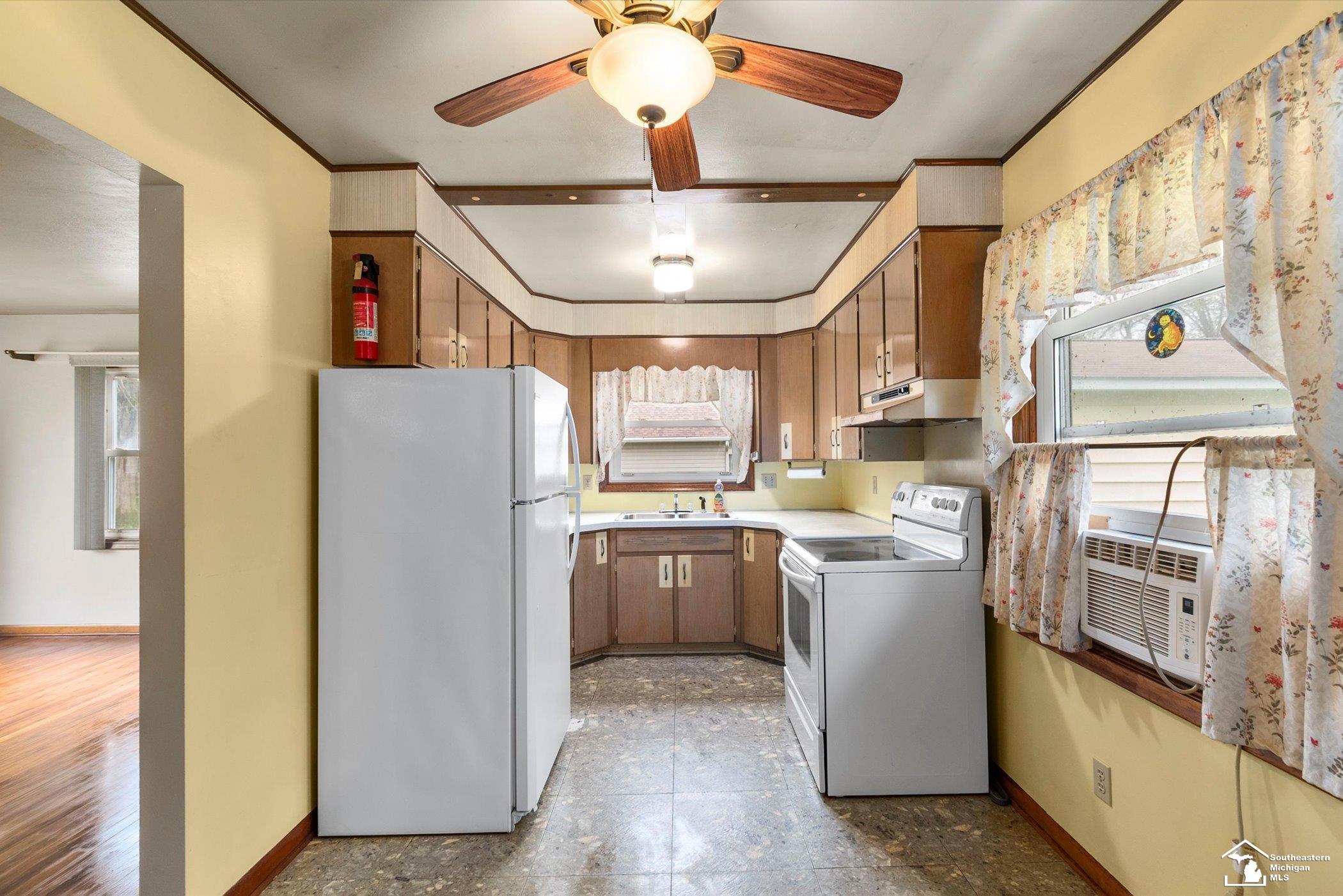 8898 Woodside Drive, Temperance, MI, 48182