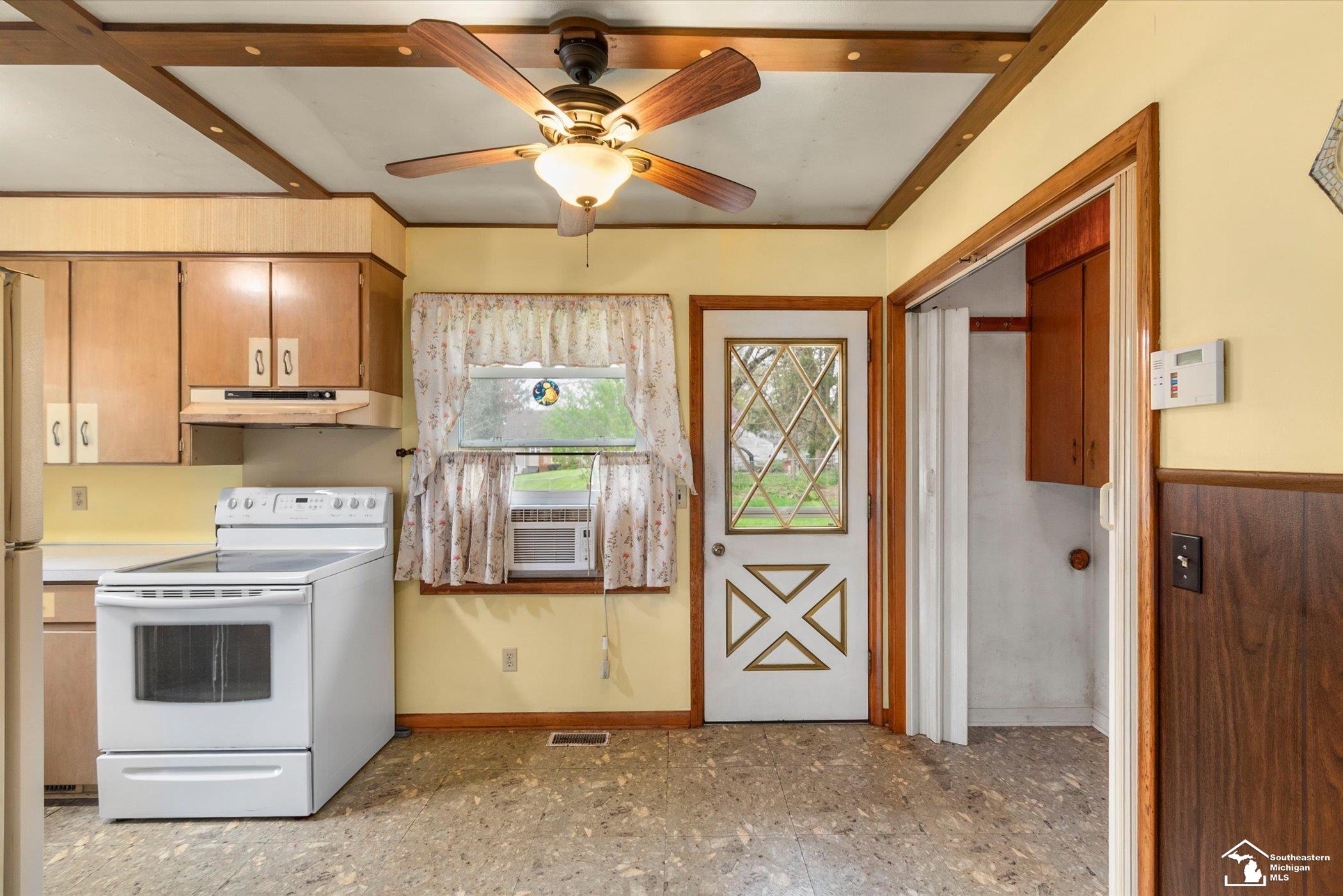 8898 Woodside Drive, Temperance, MI, 48182