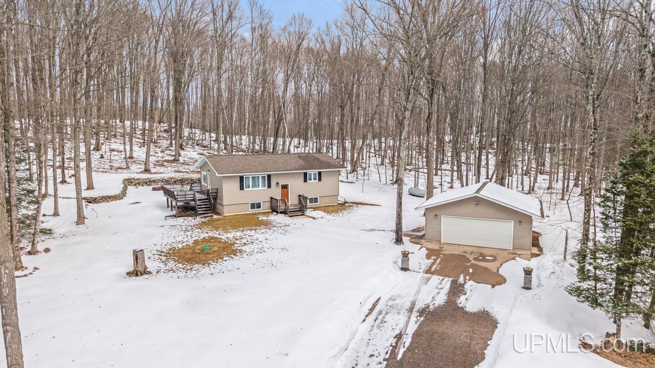 W8636 Lynch Road, Iron Mountain, MI, 49801