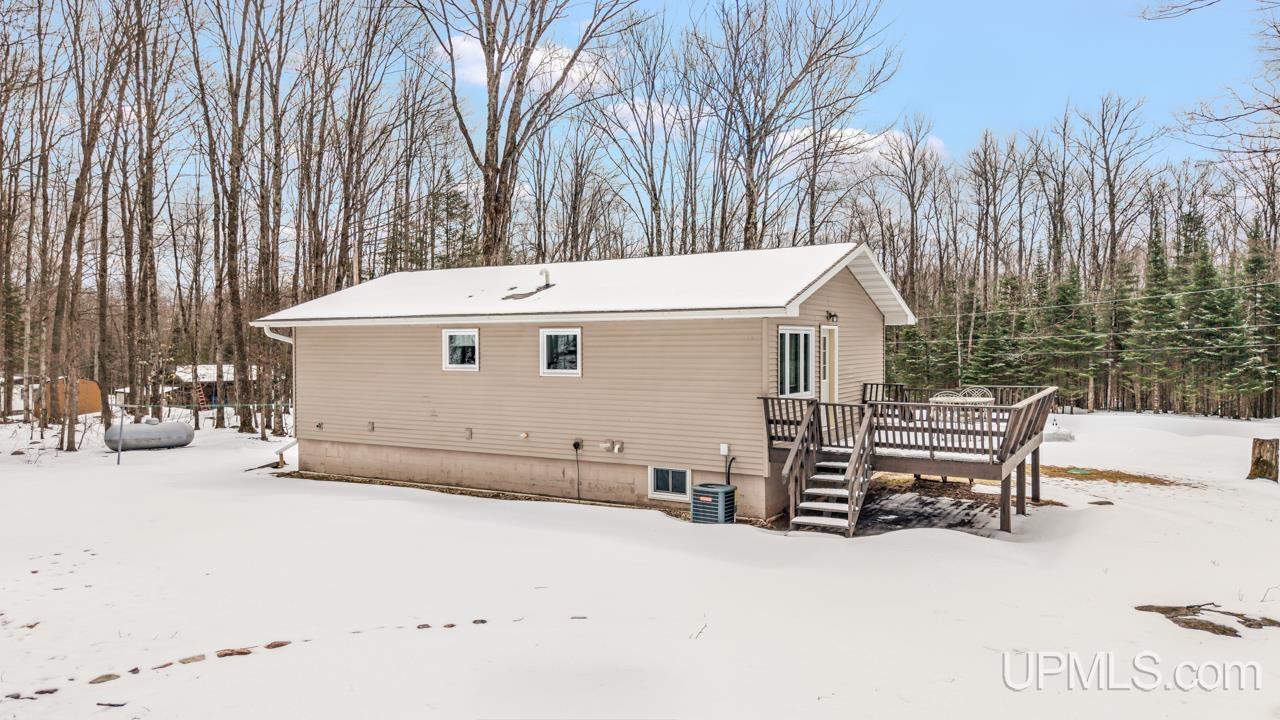 W8636 Lynch Road, Iron Mountain, MI, 49801
