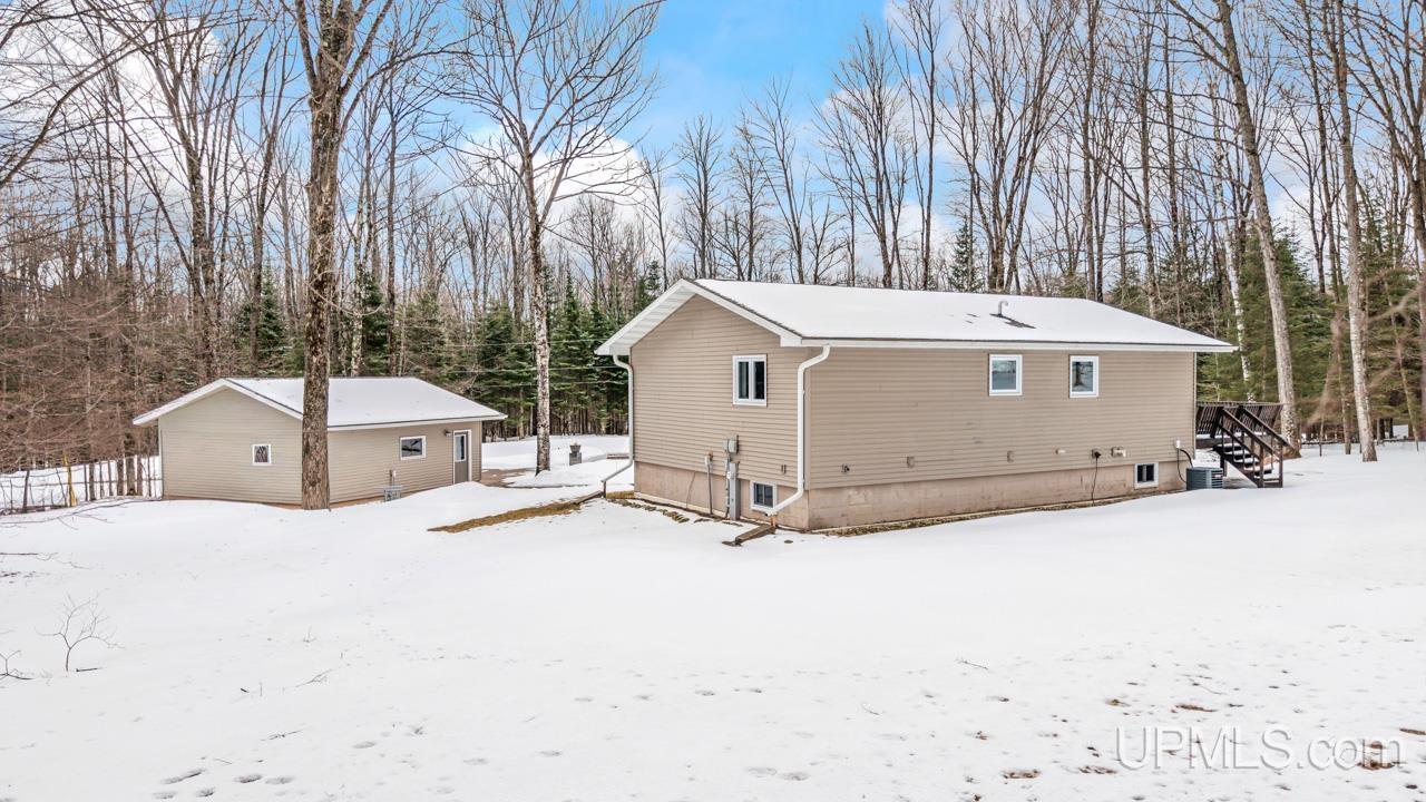 W8636 Lynch Road, Iron Mountain, MI, 49801