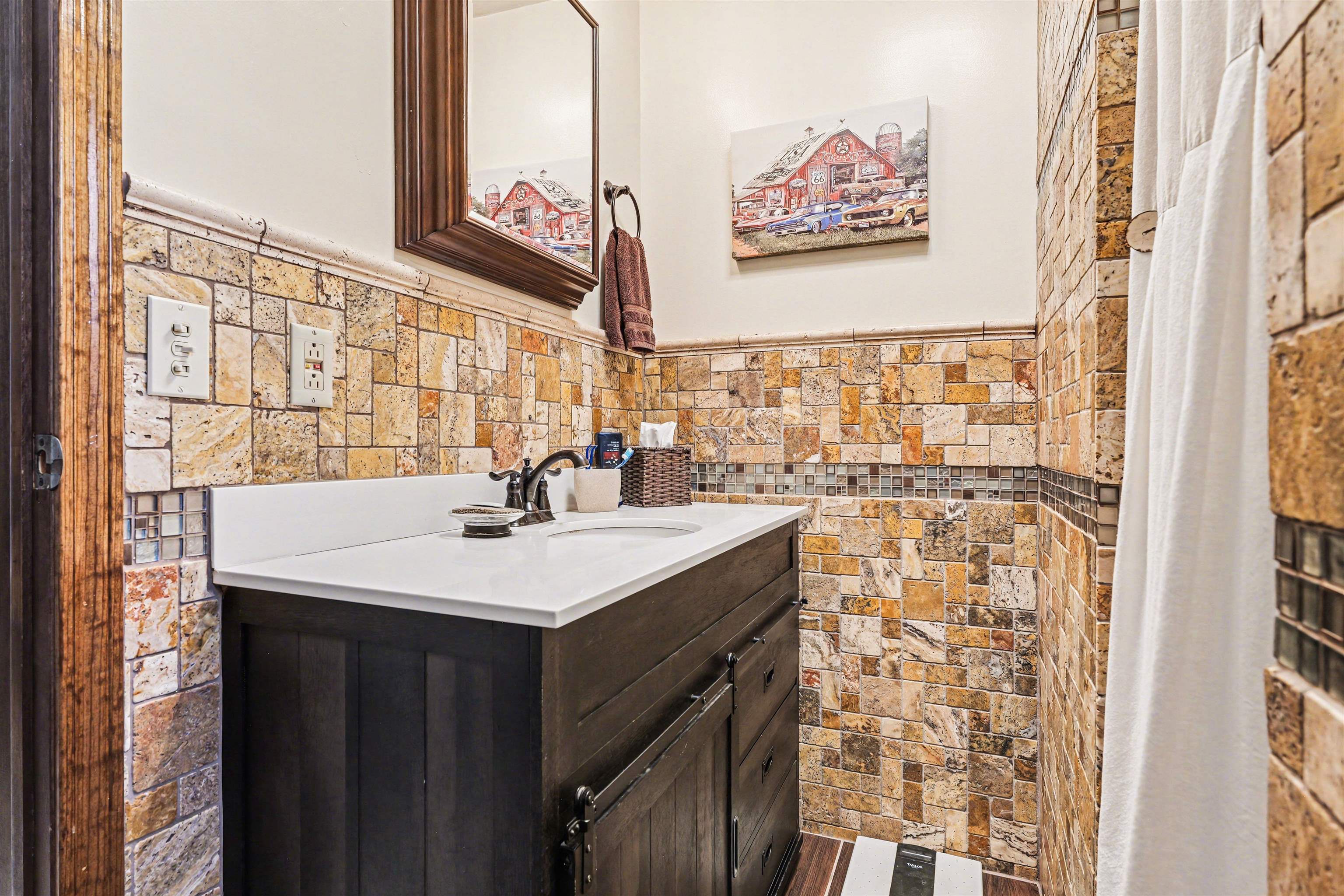 1754 W Chippewa River Road, Midland, MI, 48640-9190