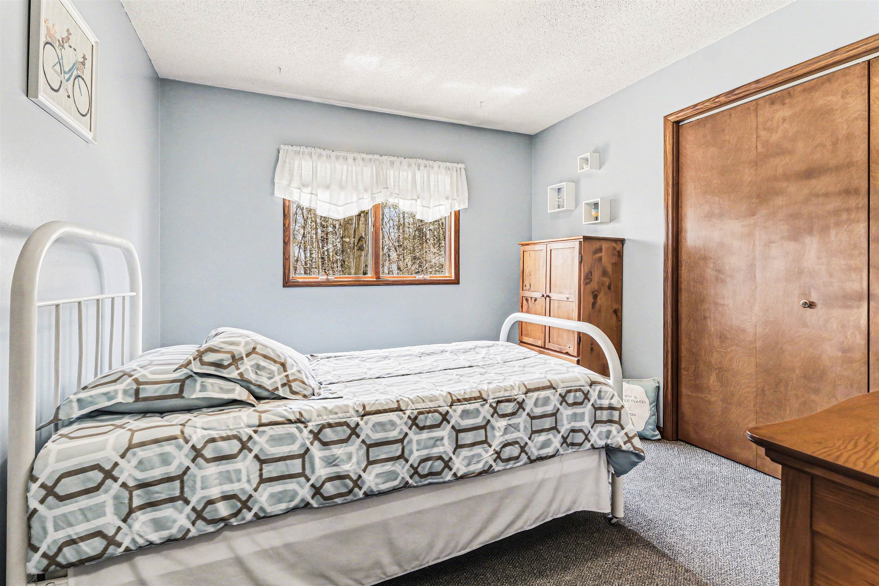 1754 W Chippewa River Road, Midland, MI, 48640-9190