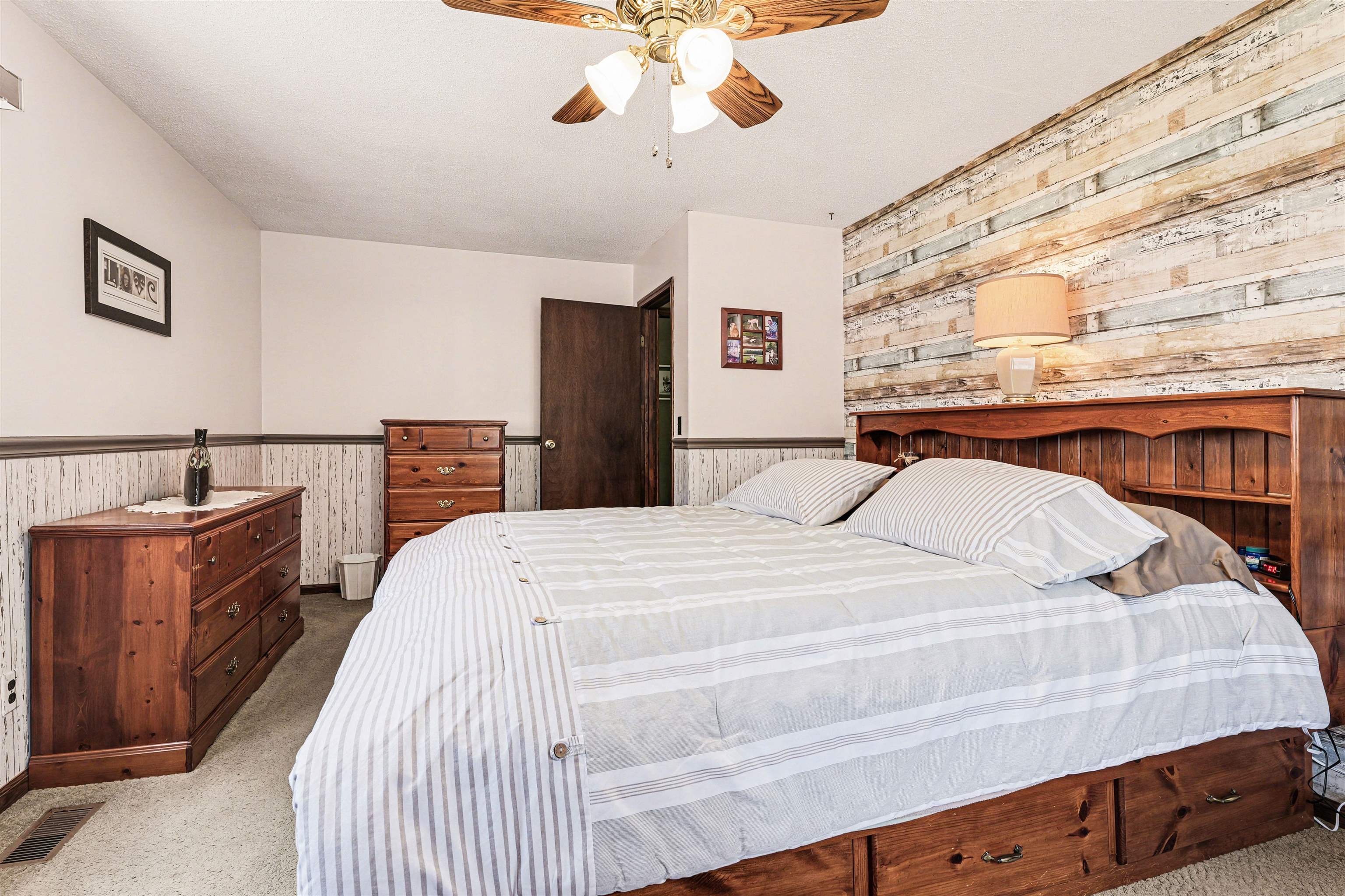 1754 W Chippewa River Road, Midland, MI, 48640-9190