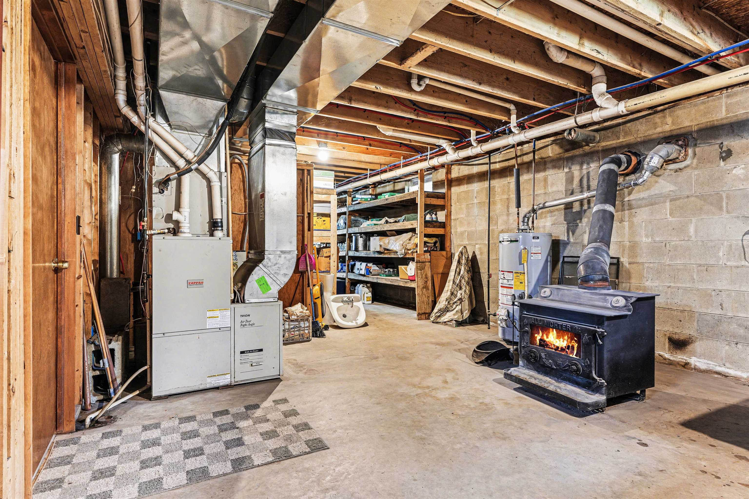 1754 W Chippewa River Road, Midland, MI, 48640-9190