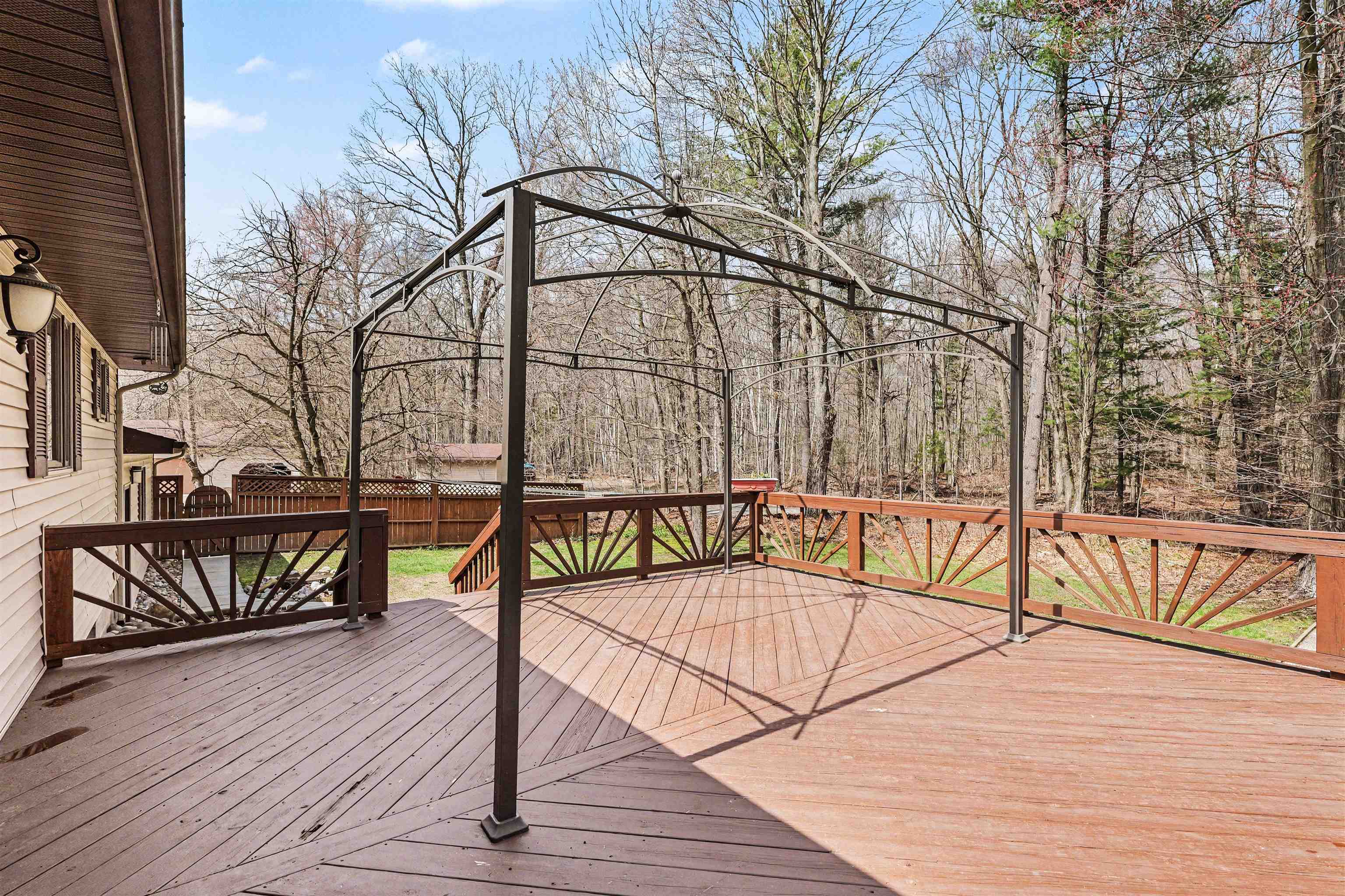 1754 W Chippewa River Road, Midland, MI, 48640-9190