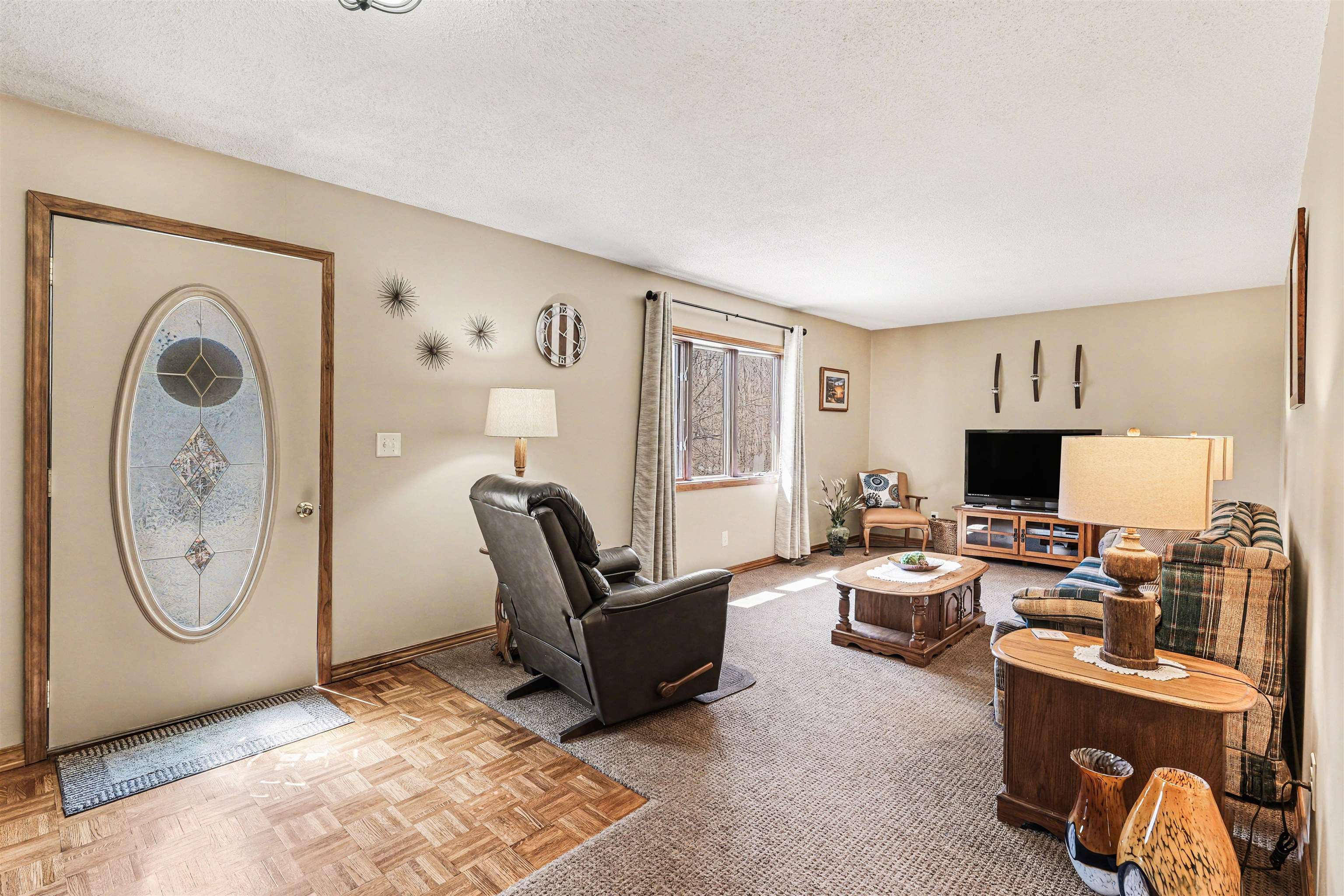 1754 W Chippewa River Road, Midland, MI, 48640-9190