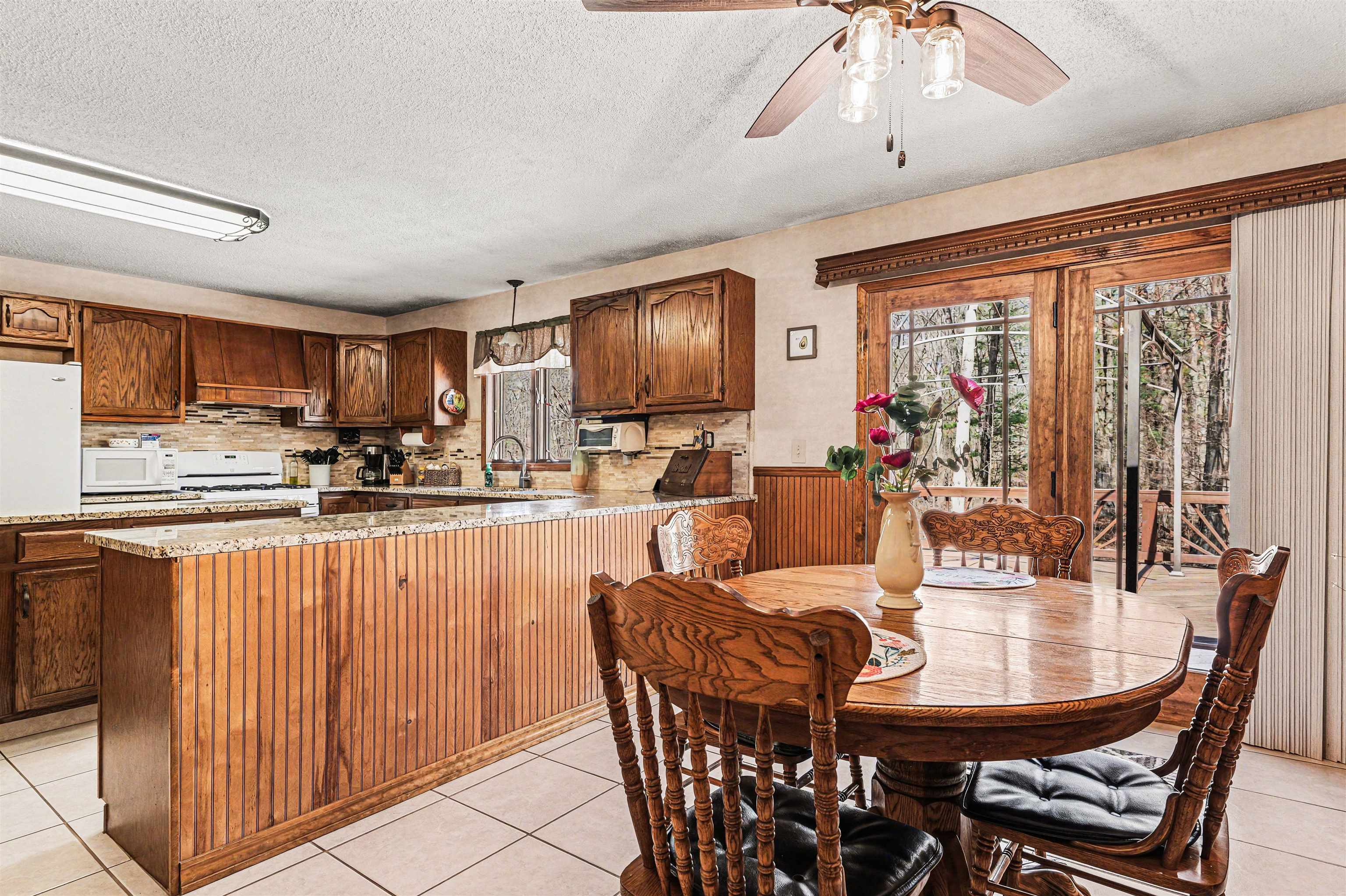 1754 W Chippewa River Road, Midland, MI, 48640-9190